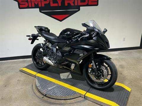 New 2025 Yamaha YZF-R7 Matte Raven Black Motorcycles For