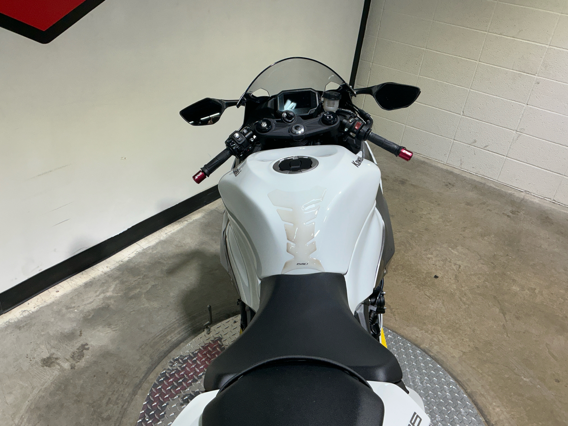Used 2024 Kawasaki Ninja ZX-6R ABS Pearl Robotic White