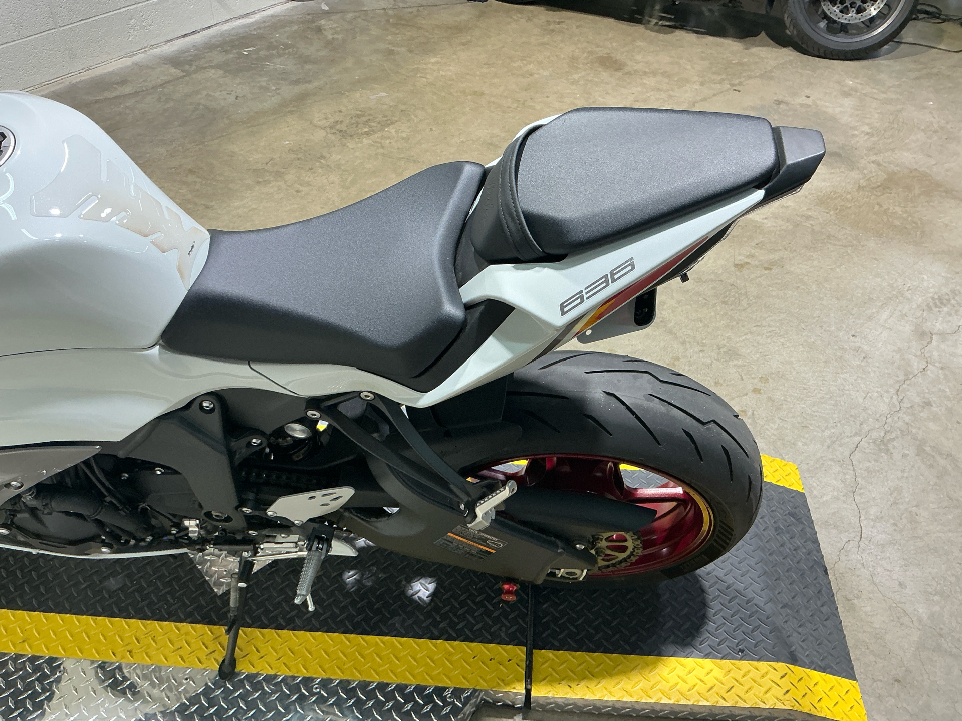 Used 2024 Kawasaki Ninja ZX-6R ABS Pearl Robotic White