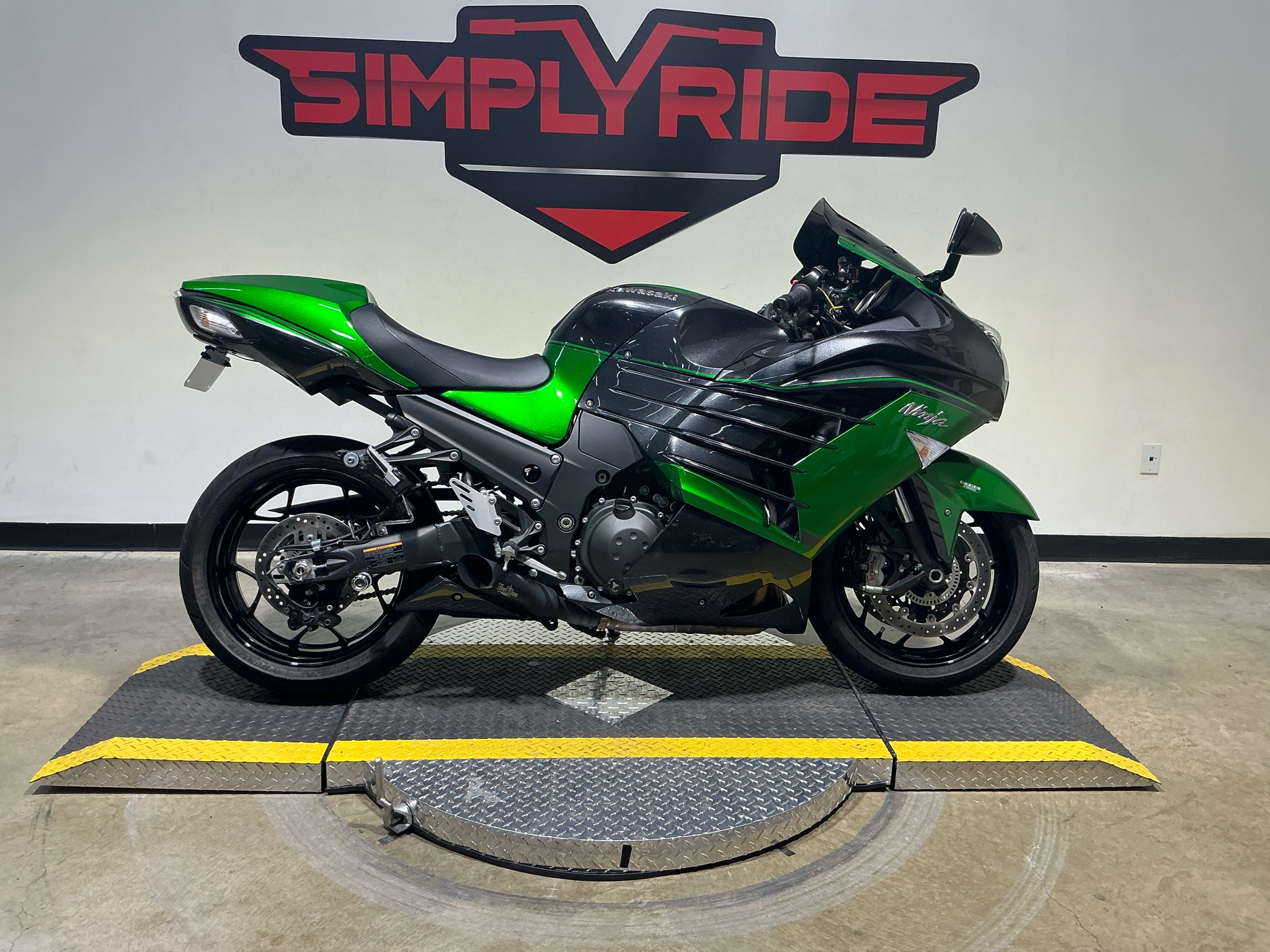 Used 2018 Kawasaki Ninja ZX-14R ABS SE Emerald Blazed Green