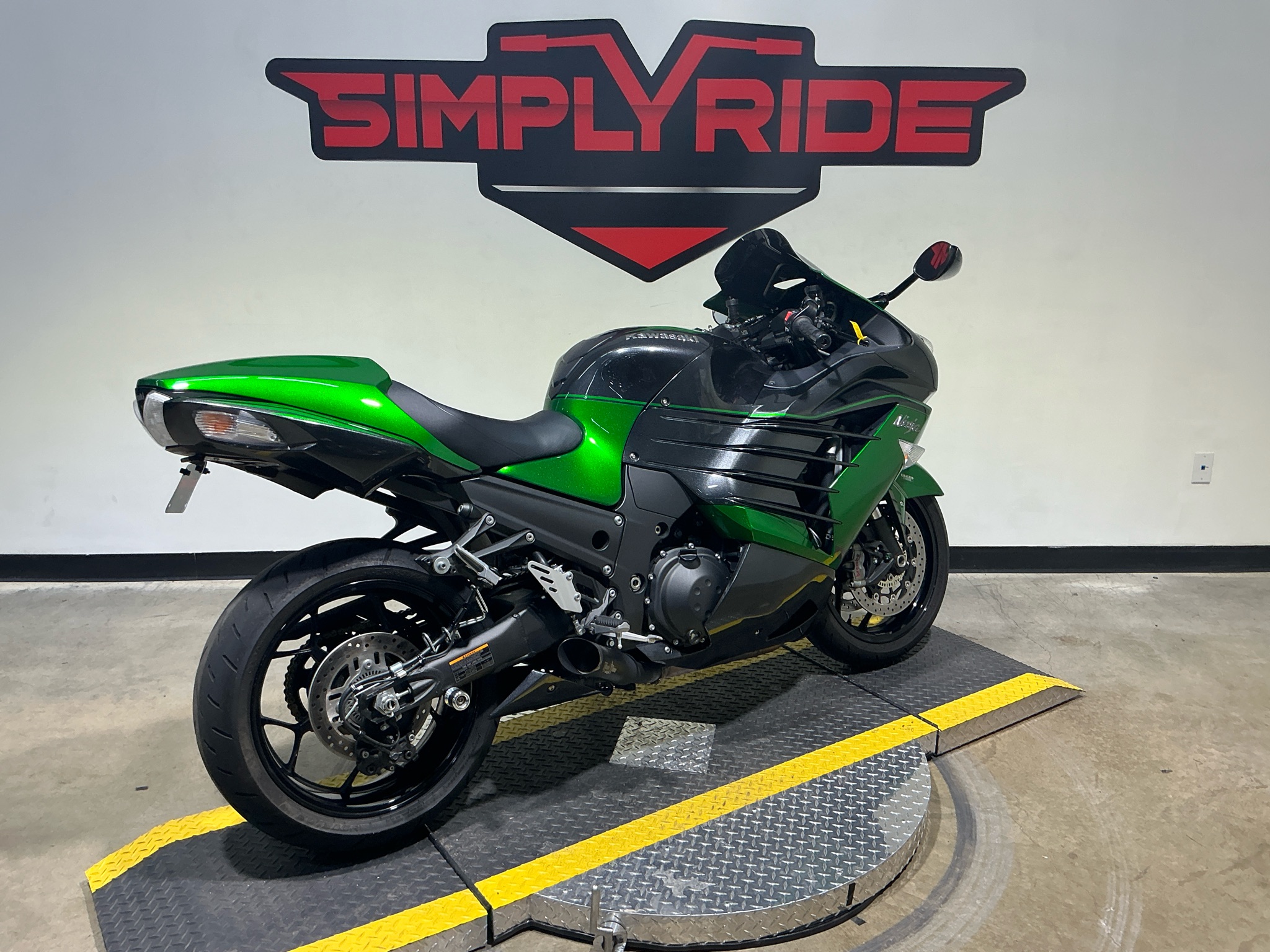 Used 2018 Kawasaki Ninja ZX-14R ABS SE Emerald Blazed Green