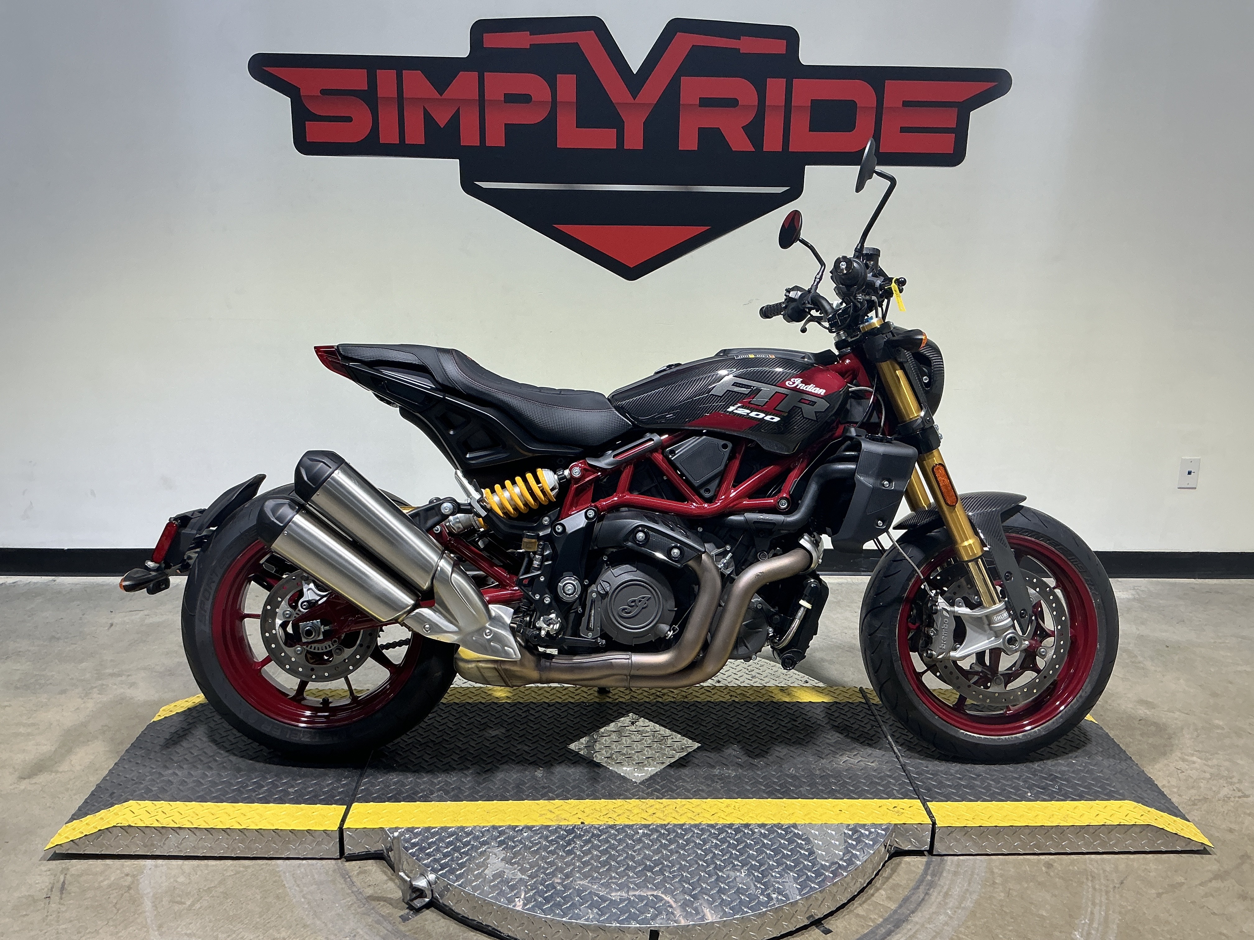 2024 Indian Motorcycle FTR R Carbon