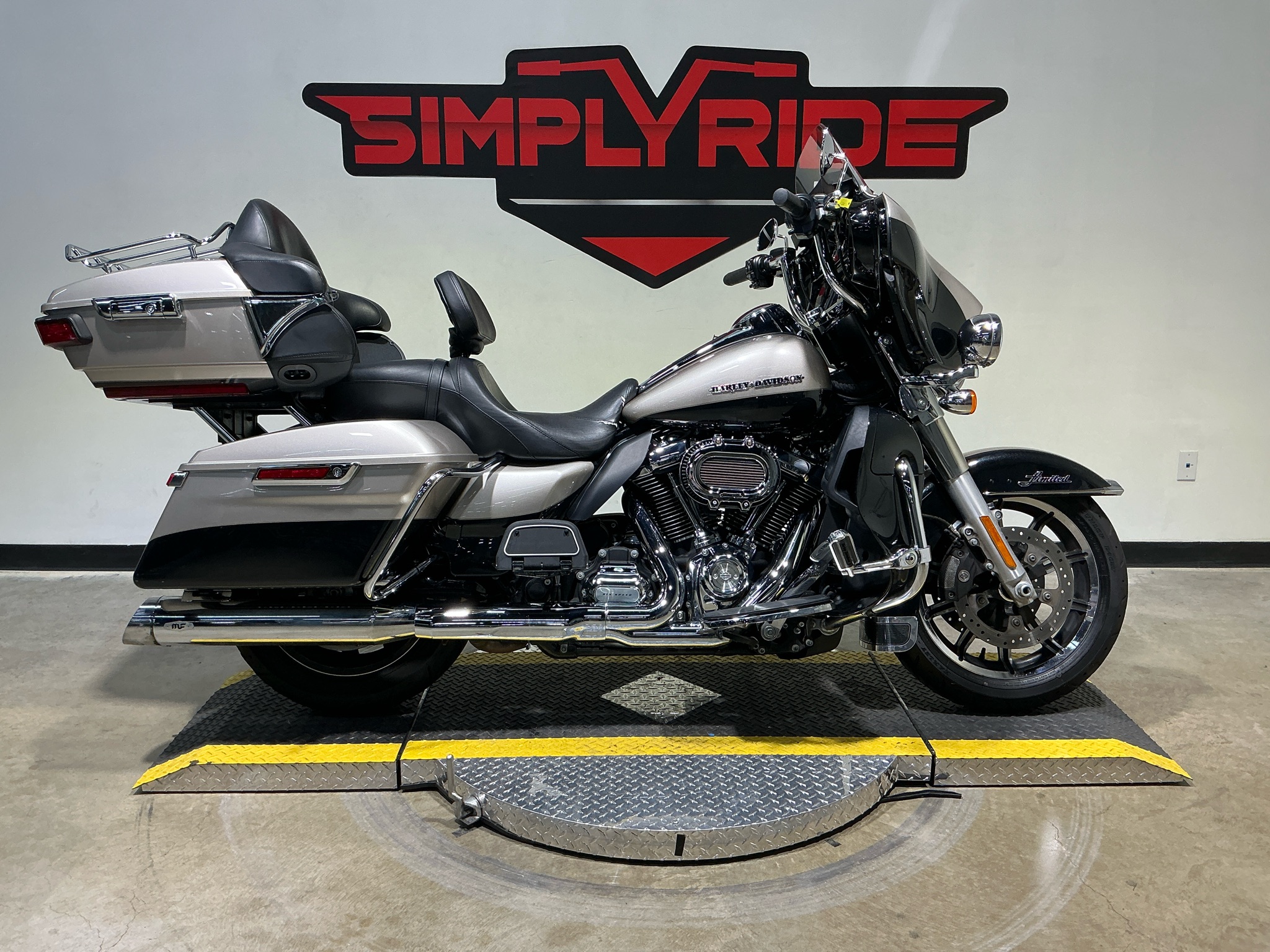2018 Harley-Davidson Electra Glide® Ultra Classic® 1