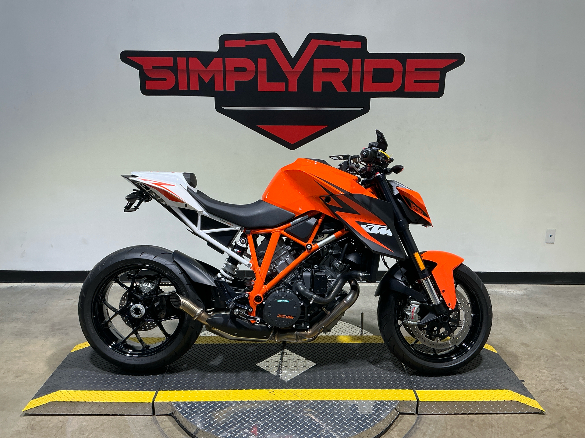 Used 2016 KTM 1290 Super Duke R Orange Motorcycles For Sale in