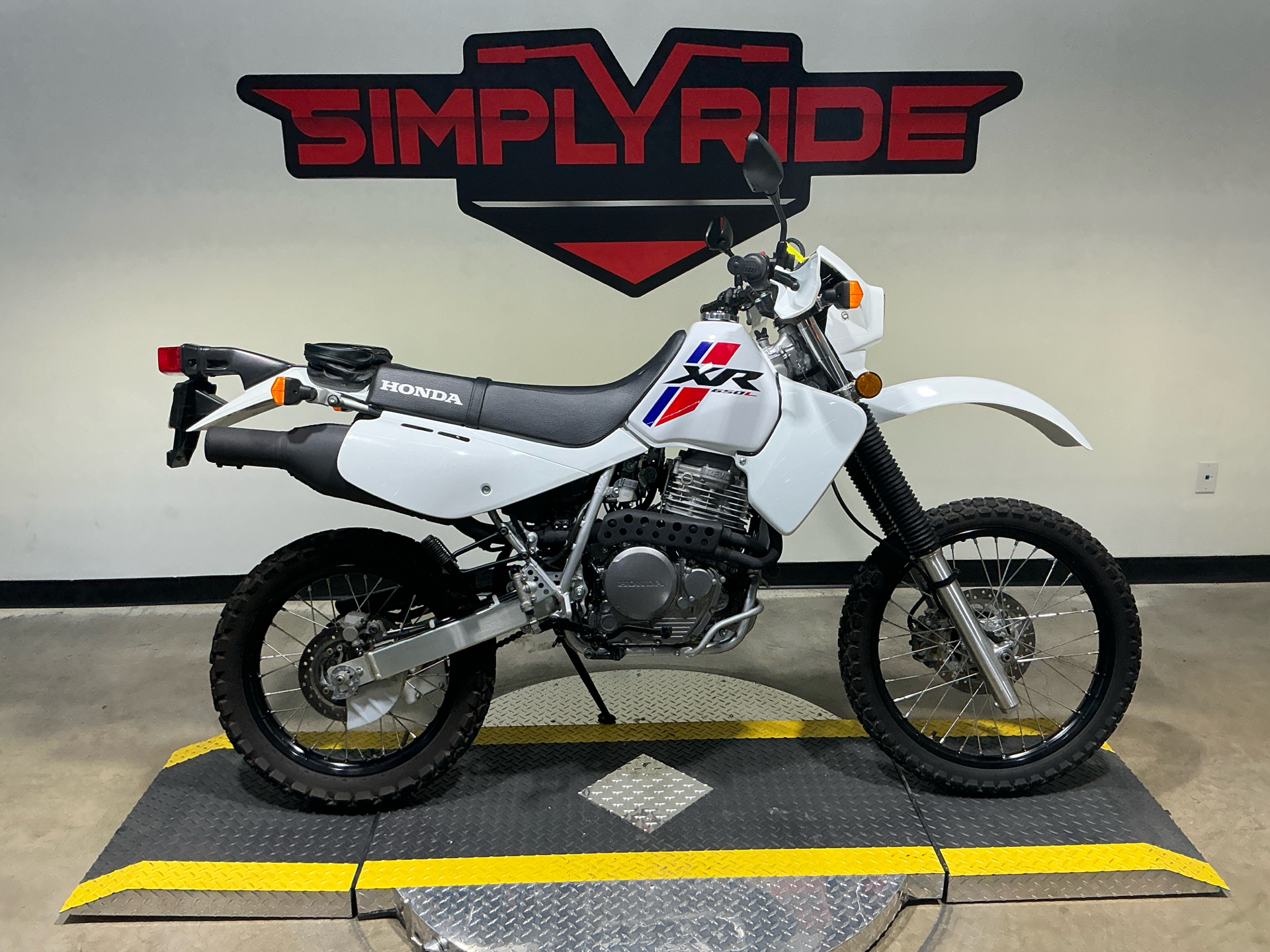 Used 2025 Honda XR650L White Motorcycles For Sale in Eden Prairie,  Minnesota | Simply Ride, image size:1920x1440