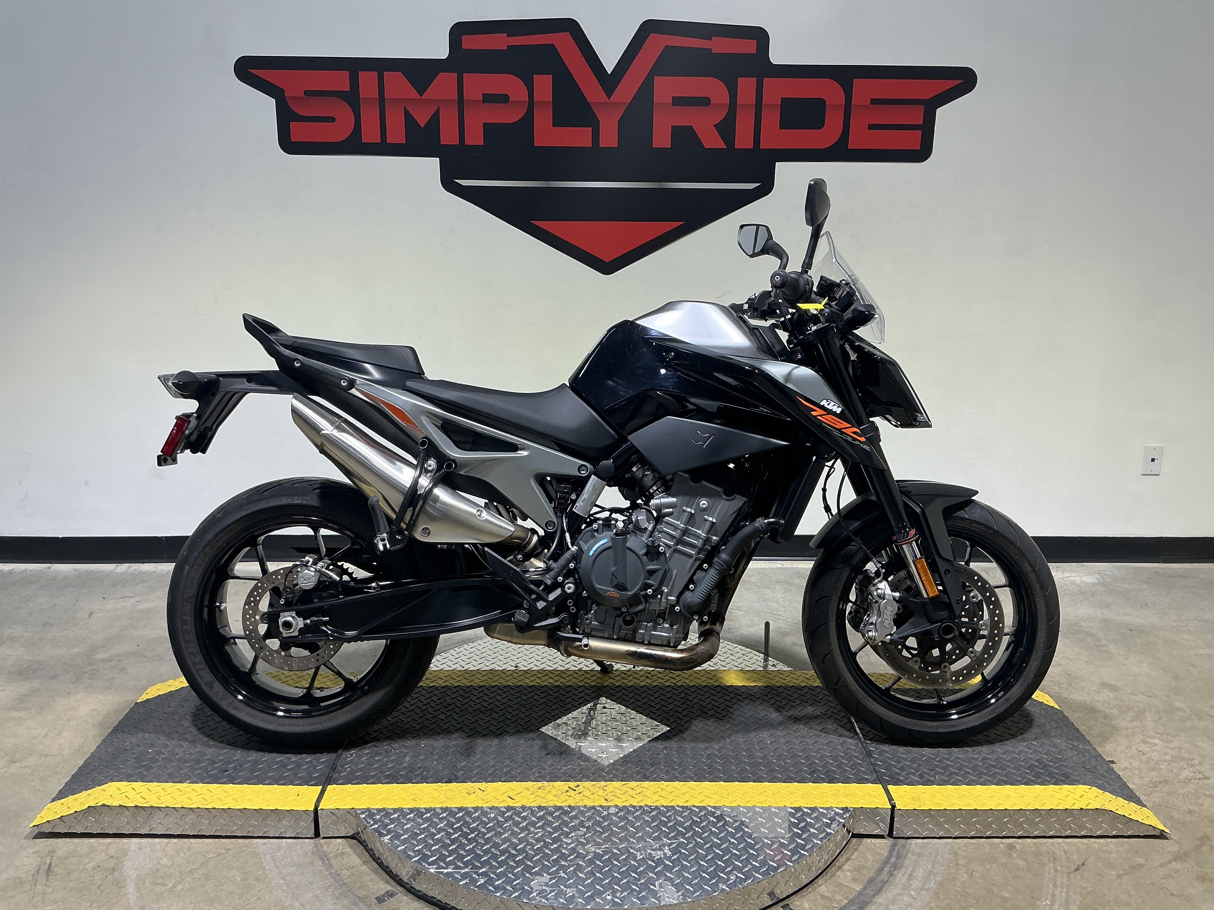 2019 KTM 790 Duke