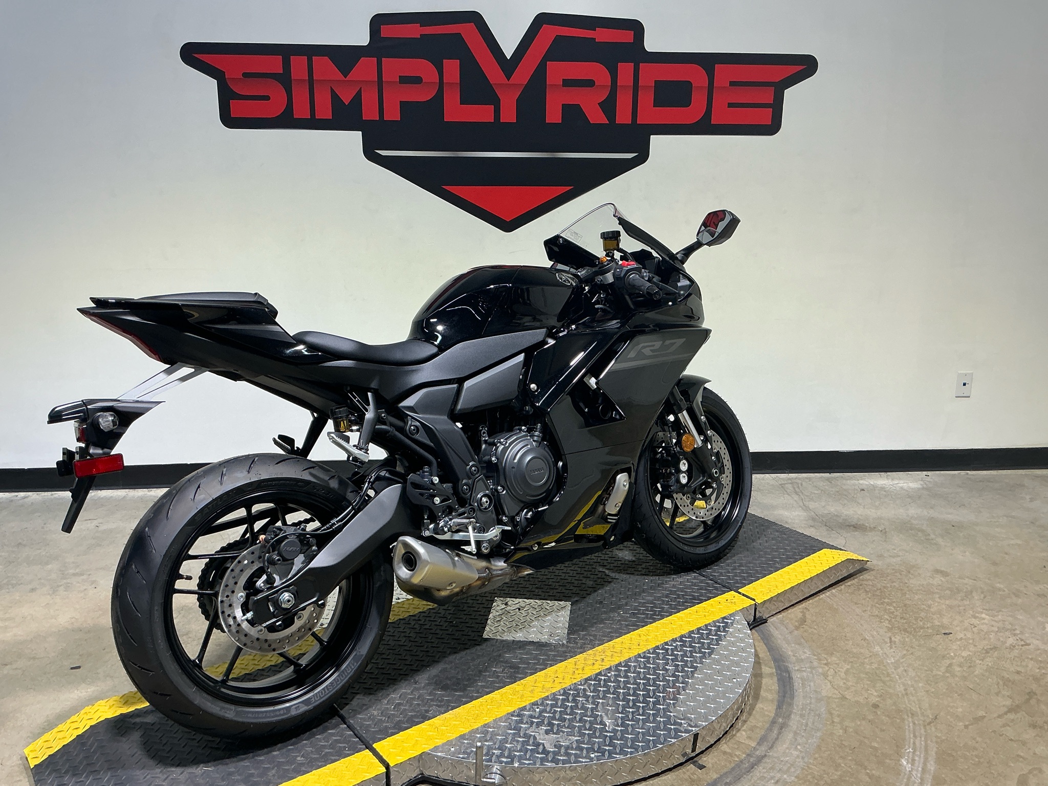 2026 Yamaha YZF-R7 8