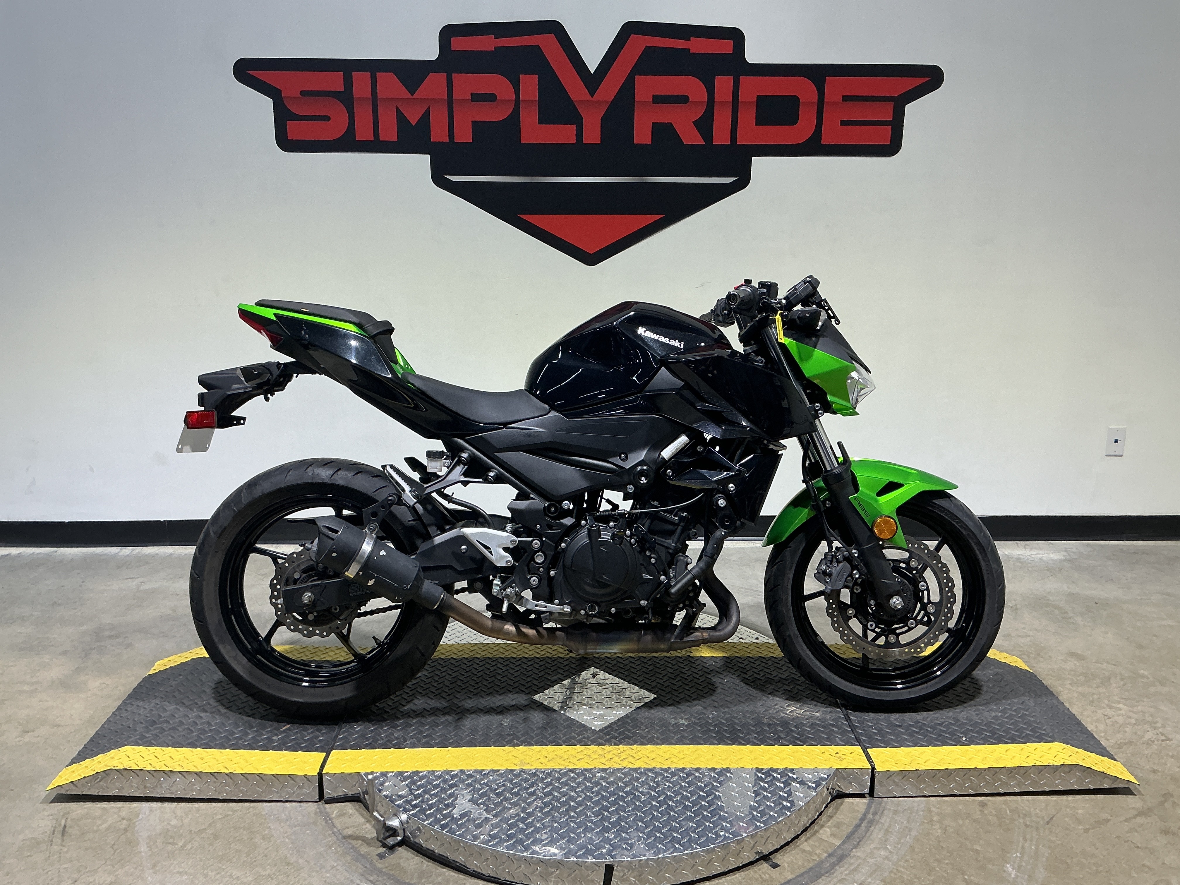 Used 2019 Kawasaki Z400 ABS Candy Lime Green / Metallic Spark