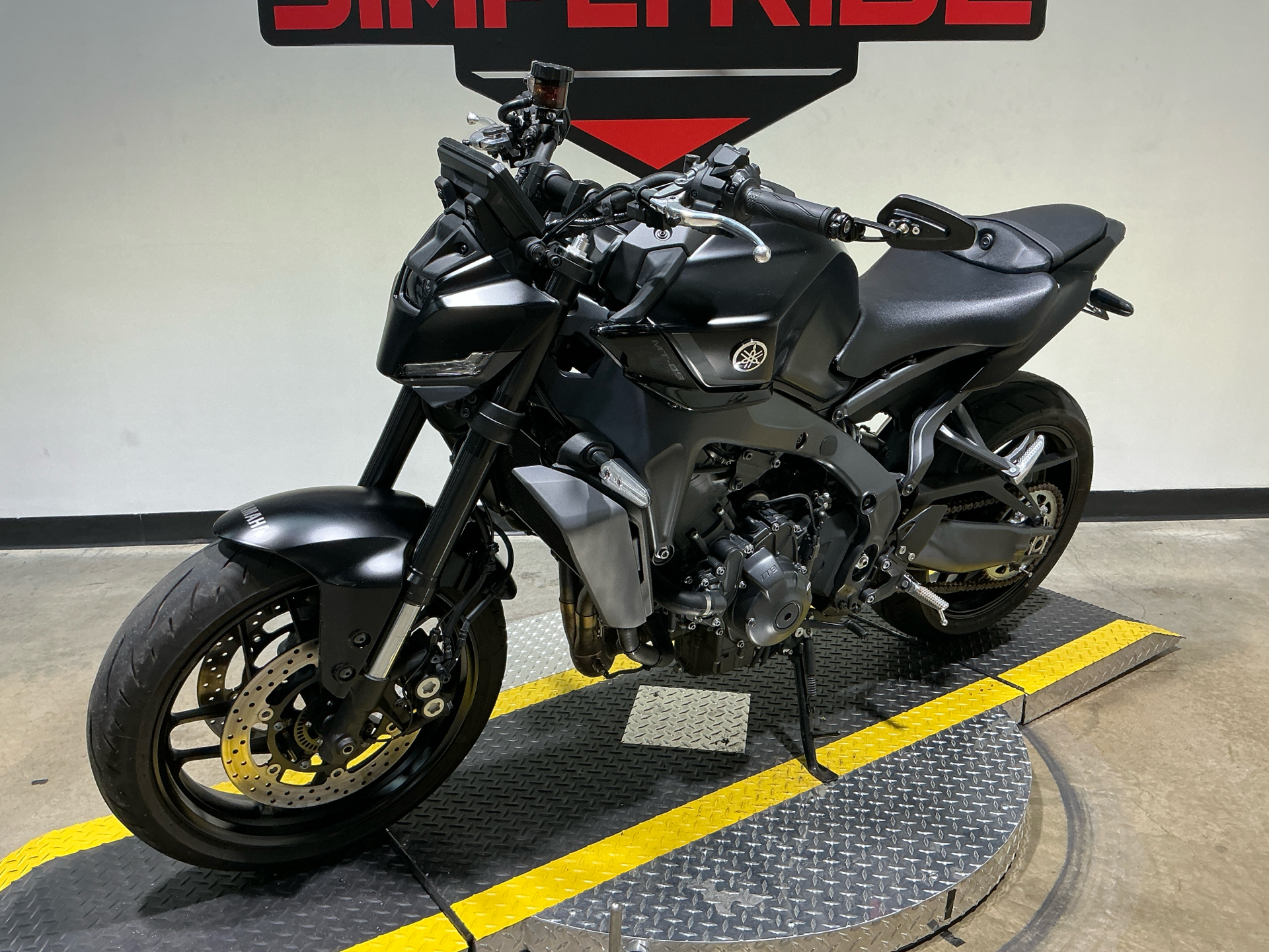 2024 Yamaha MT-09 4