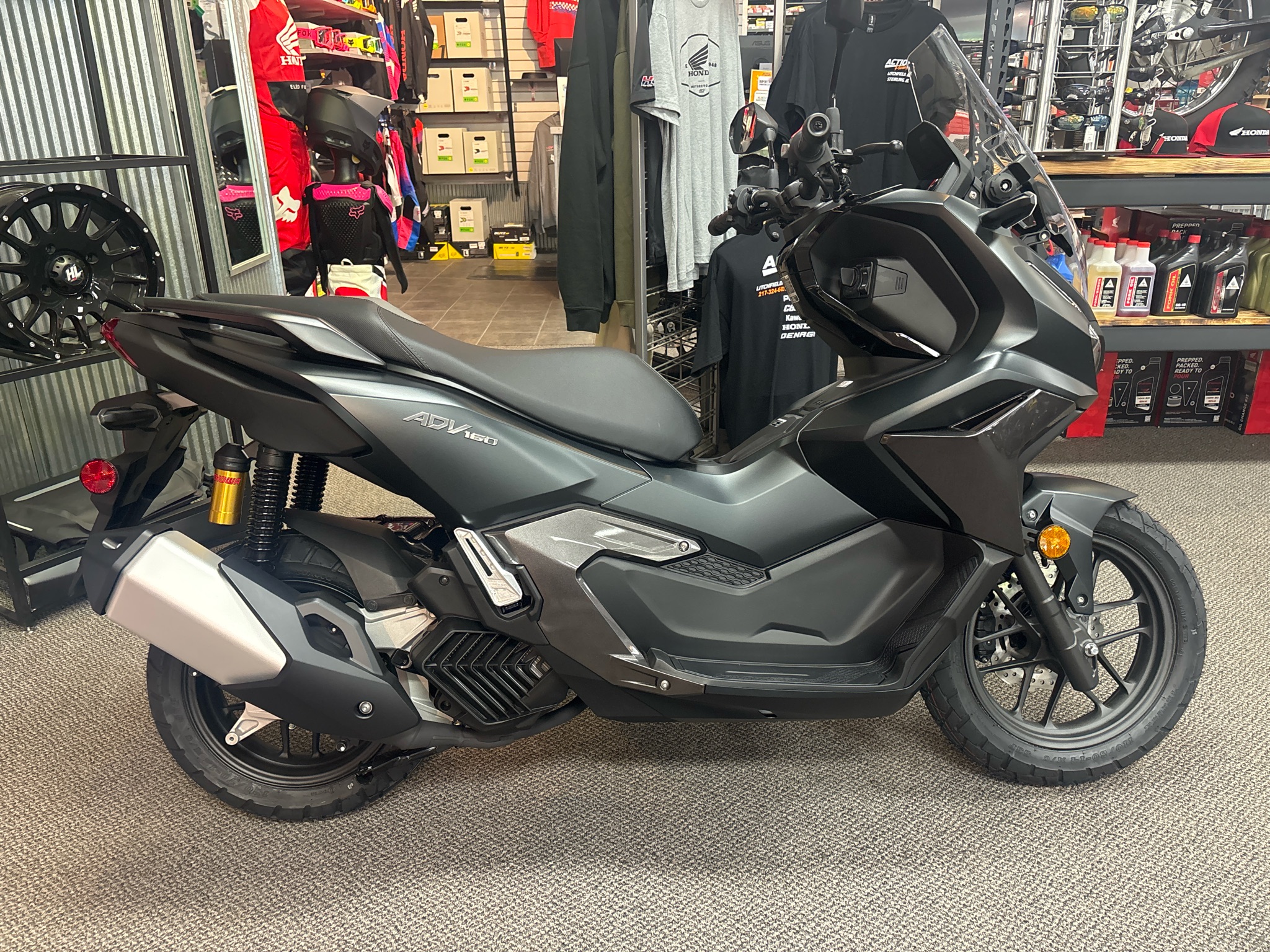 2027 Honda ADV160 1