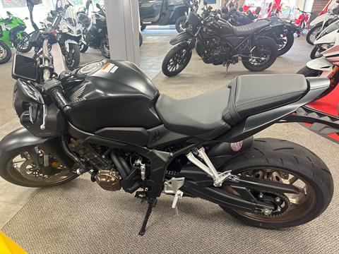 2026 Honda CB650R E-Clutch — photo 1 of 6