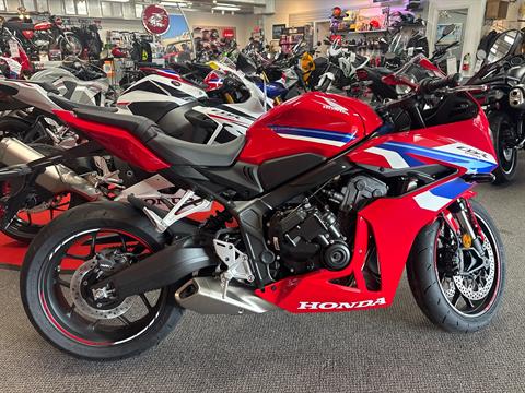 2026 Honda CBR650R E-Clutch — photo 1 of 17