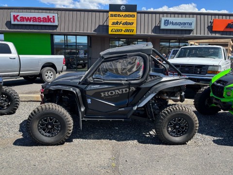 2022 Honda Talon 1000R FOX Live Valve — photo 1 of 17