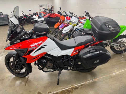 2020 Suzuki V-Strom 1050XT — photo 1 of 9