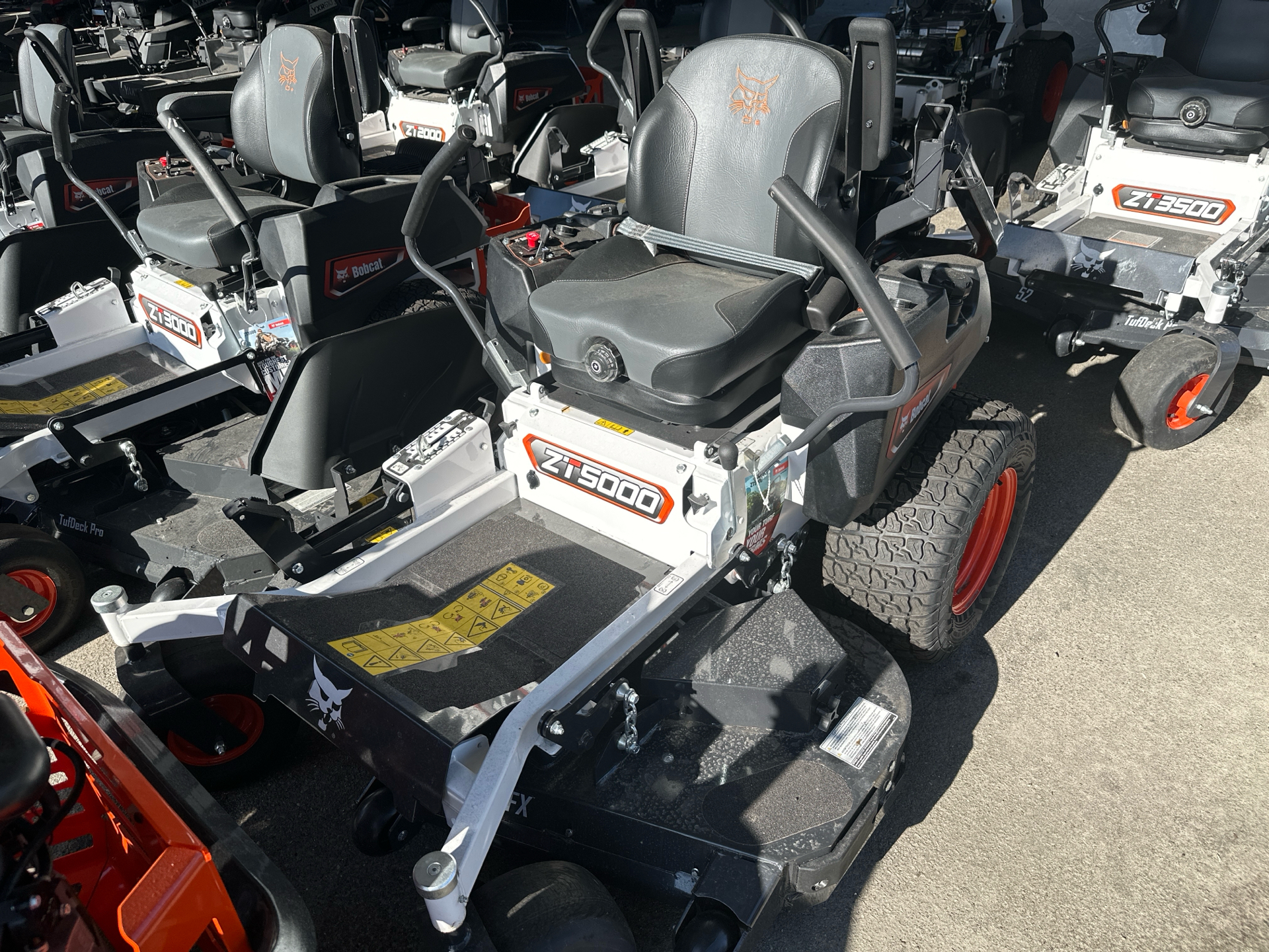 New 2024 Bobcat ZT5000 52 in. Kawasaki FX730V 25.5 hp White Lawn New 2024 Bobcat ZT5000 52 in. Kawasaki FX730V 25.5 hp White Lawn