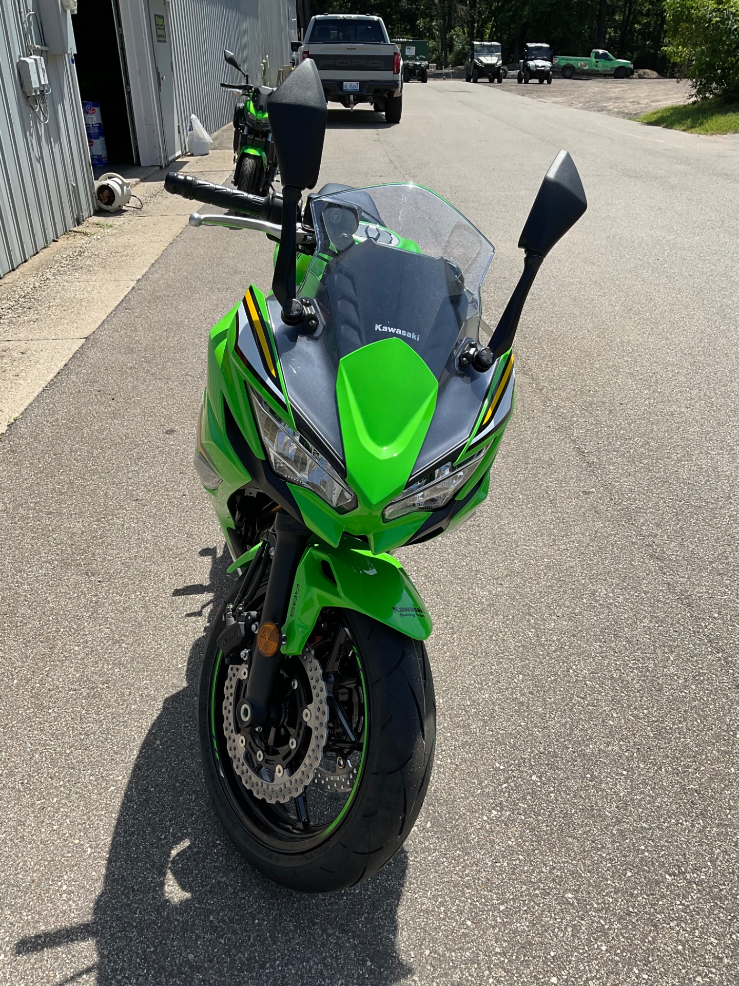 2025 Kawasaki Ninja® 650 KRT Edition ABS 3