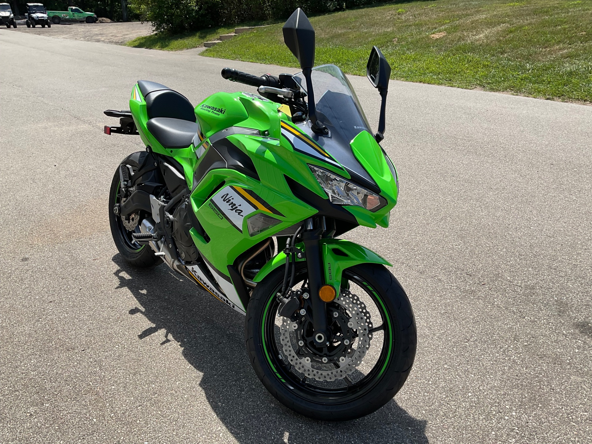 2025 Kawasaki Ninja® 650 KRT Edition ABS 4