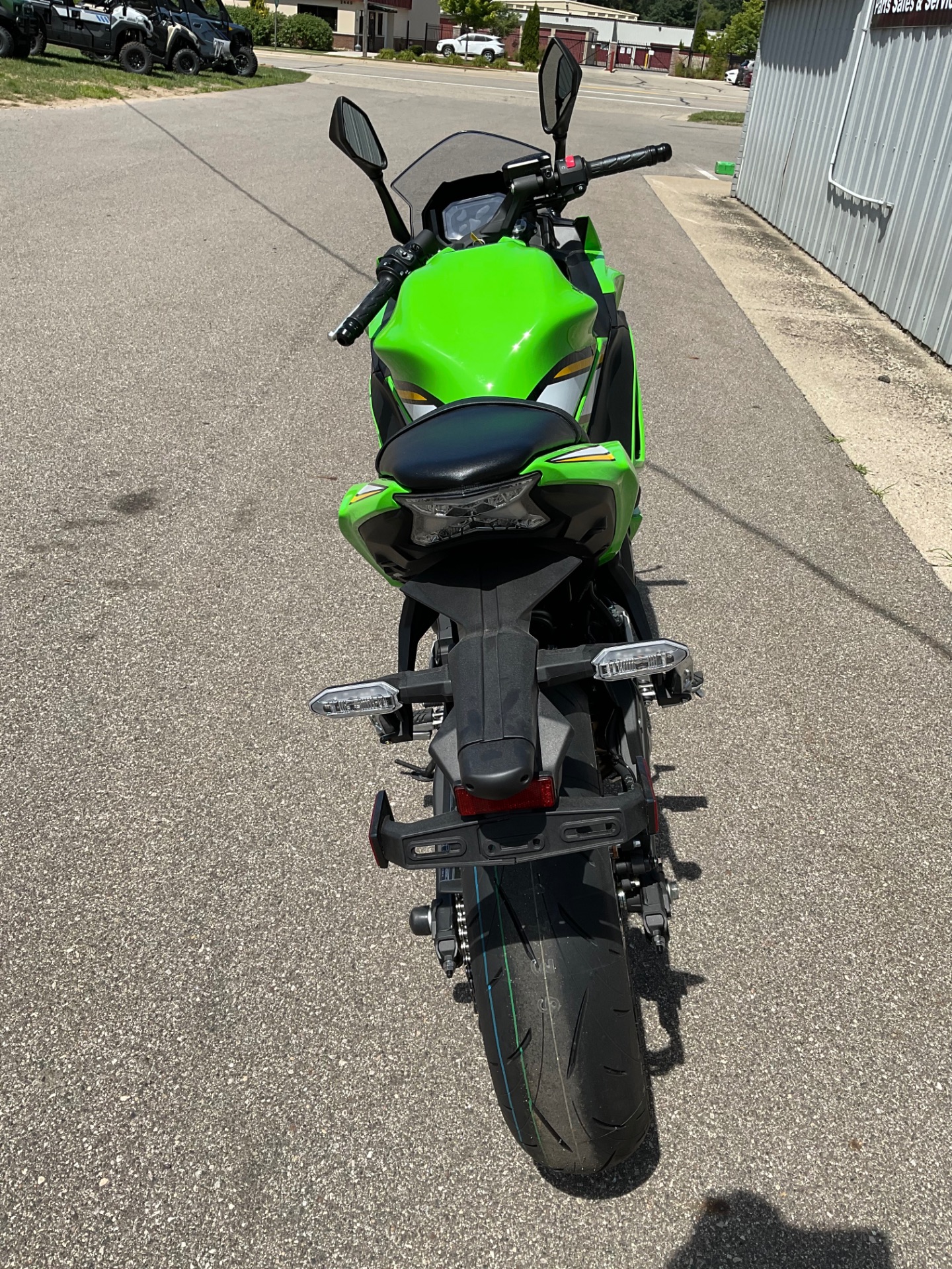 2025 Kawasaki Ninja® 650 KRT Edition ABS 8