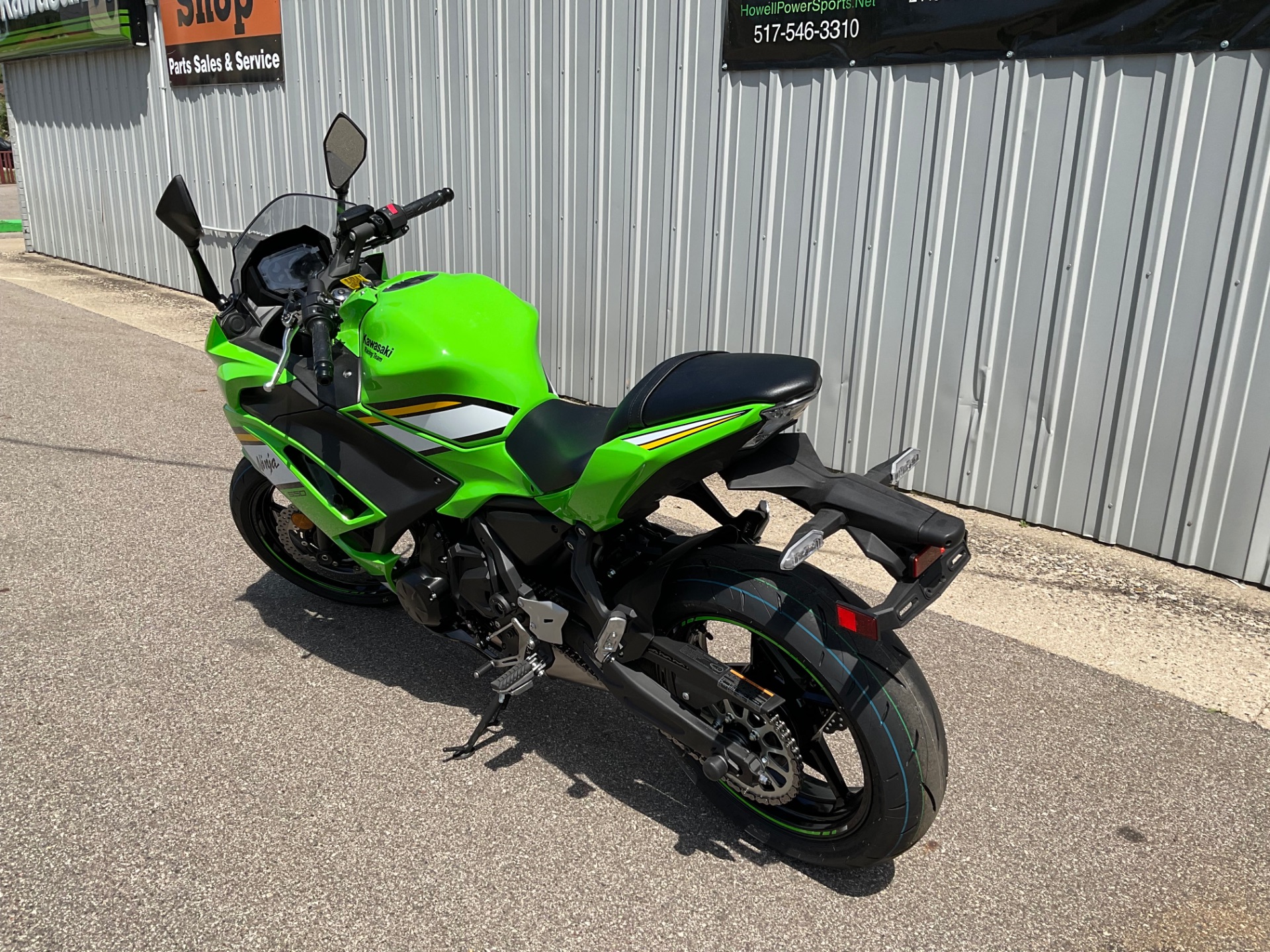 2025 Kawasaki Ninja® 650 KRT Edition ABS 9