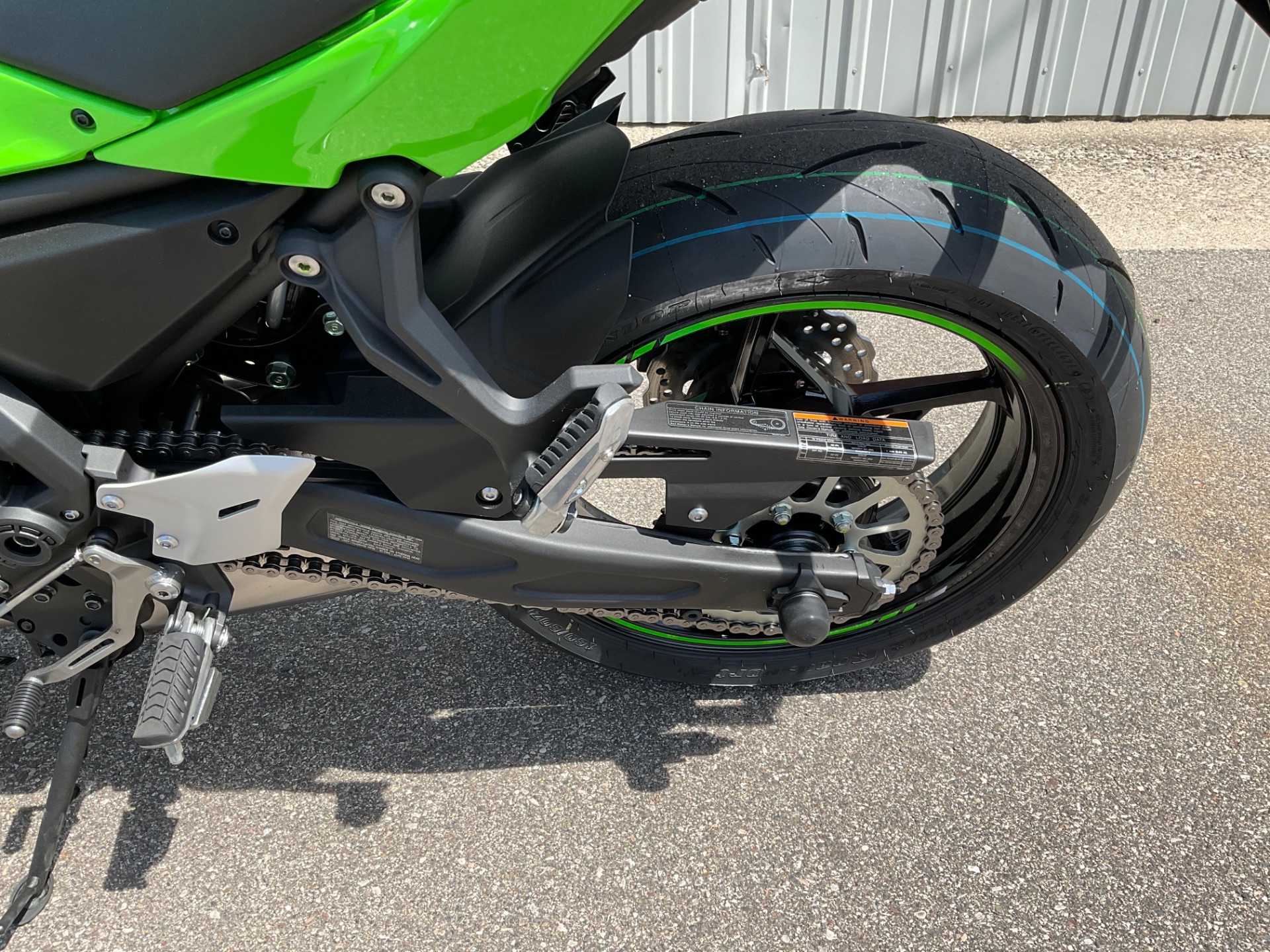 2025 Kawasaki Ninja® 650 KRT Edition ABS 12
