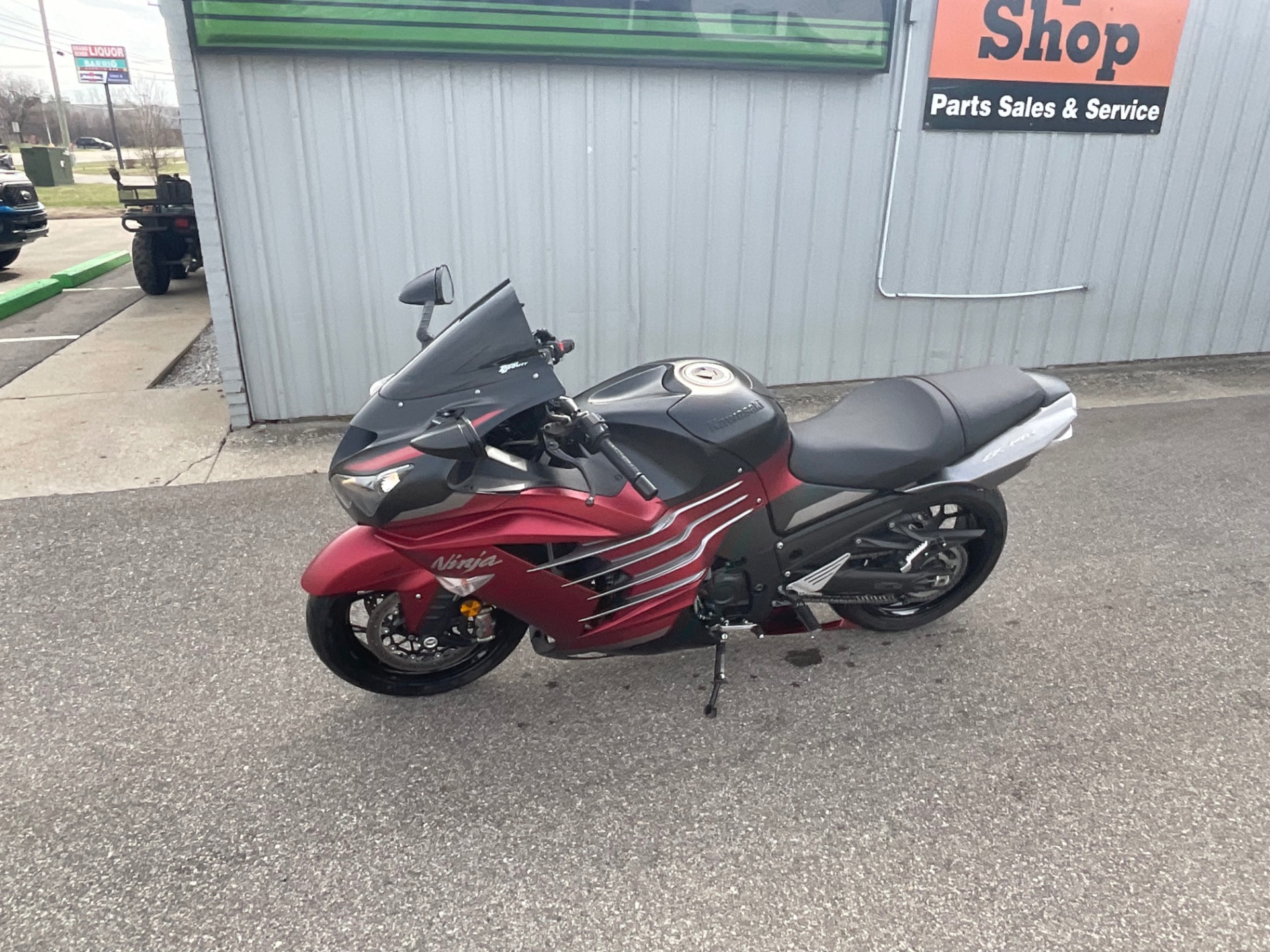 Used 2025 Kawasaki Ninja® ZX™-14R ABS Motorcycles in Howell, MI