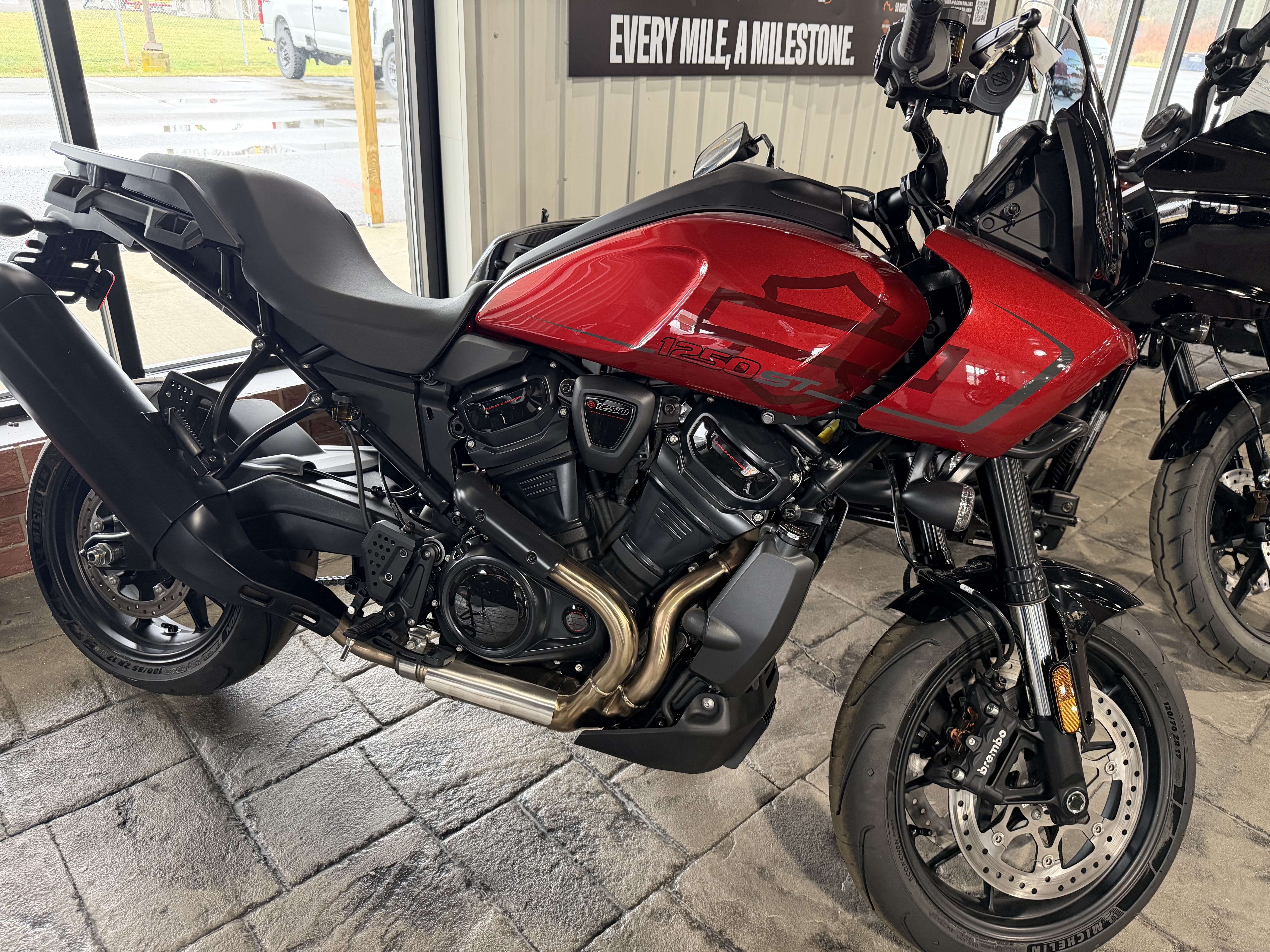 2025 Pan America® 1250 ST