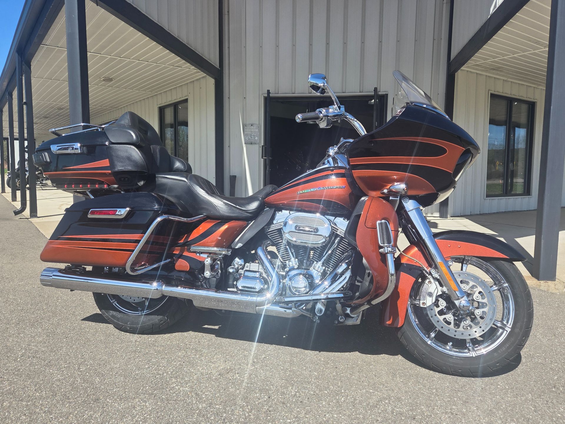 Used 2015 Harley-Davidson CVO™ Road Glide® Ultra Carbon Dust