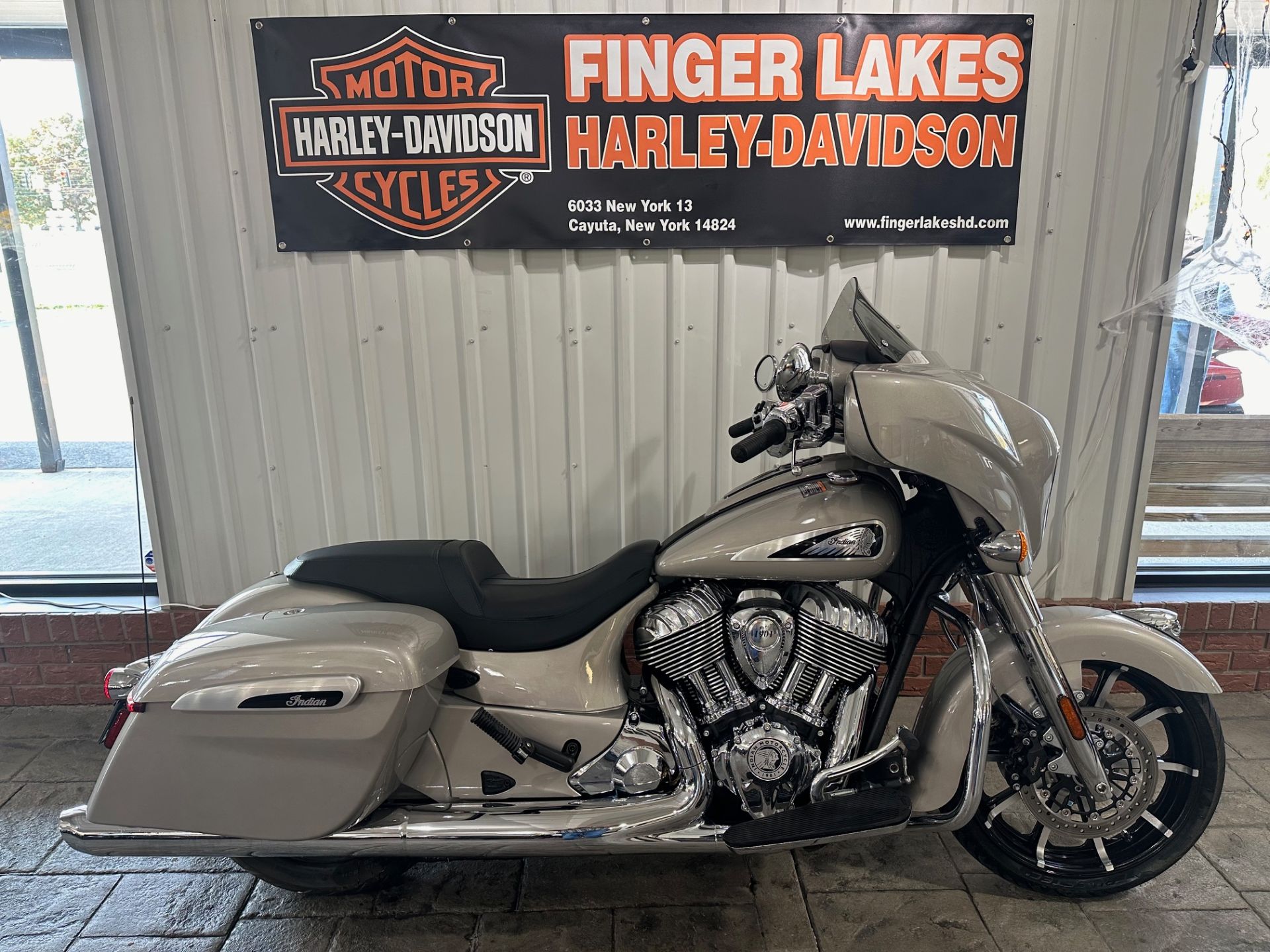 Indian Motorcycle スタジャン L 2024 Indian Motorcycle Scout® Bobber ABS Icon | New
