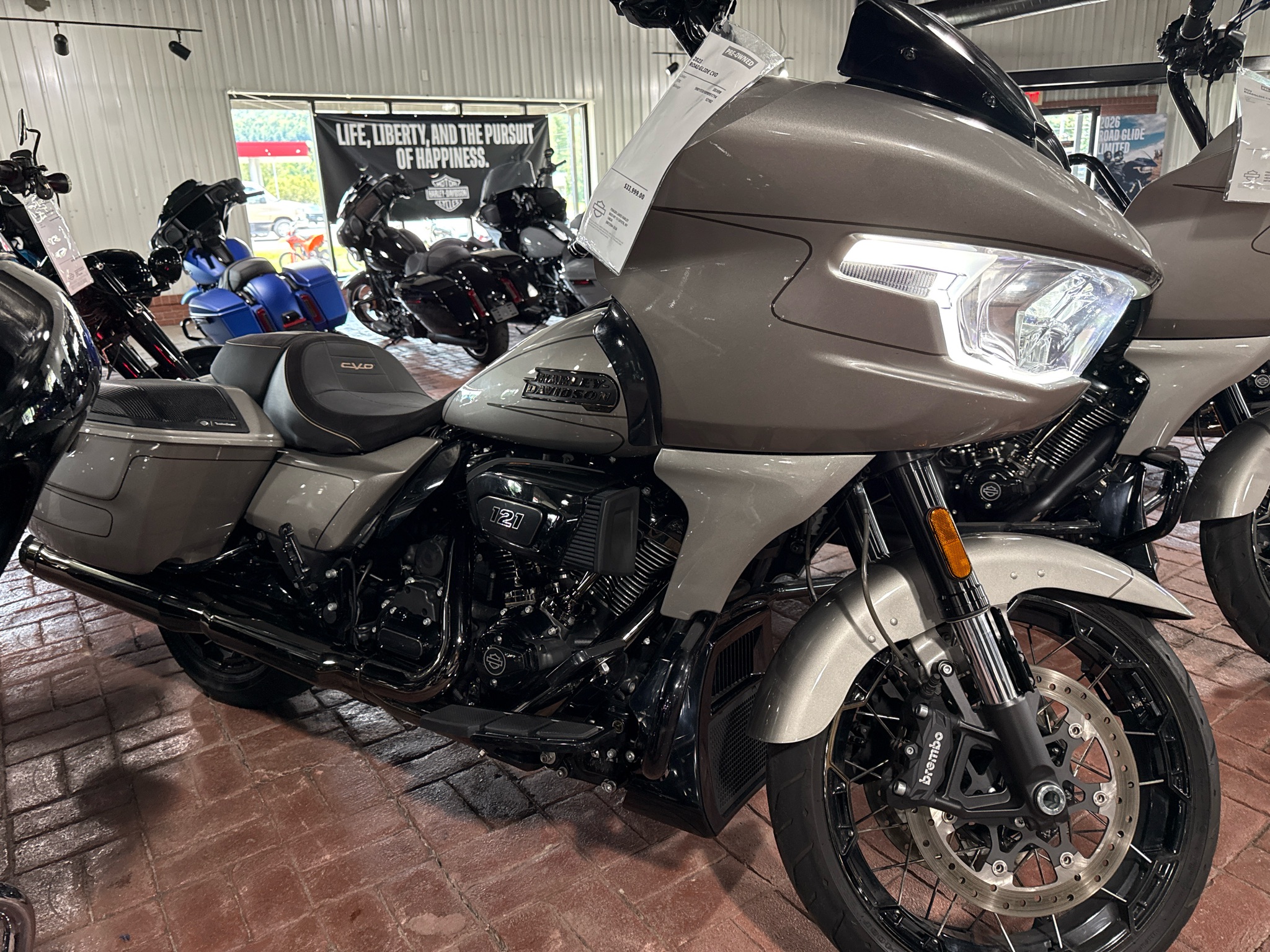 2023 CVO Road Glide®