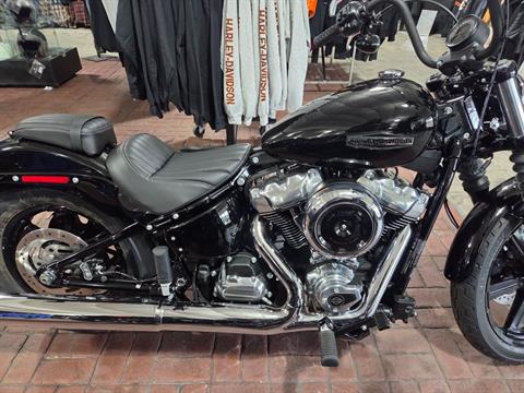 New 2025 Harley-Davidson Street Bob® Vivid Black with Cast Wheels