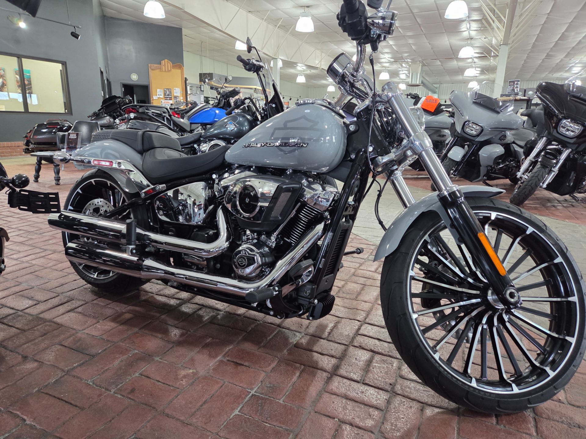 New 2025 Harley-Davidson Breakout® Billiard Gray | Motorcycles in