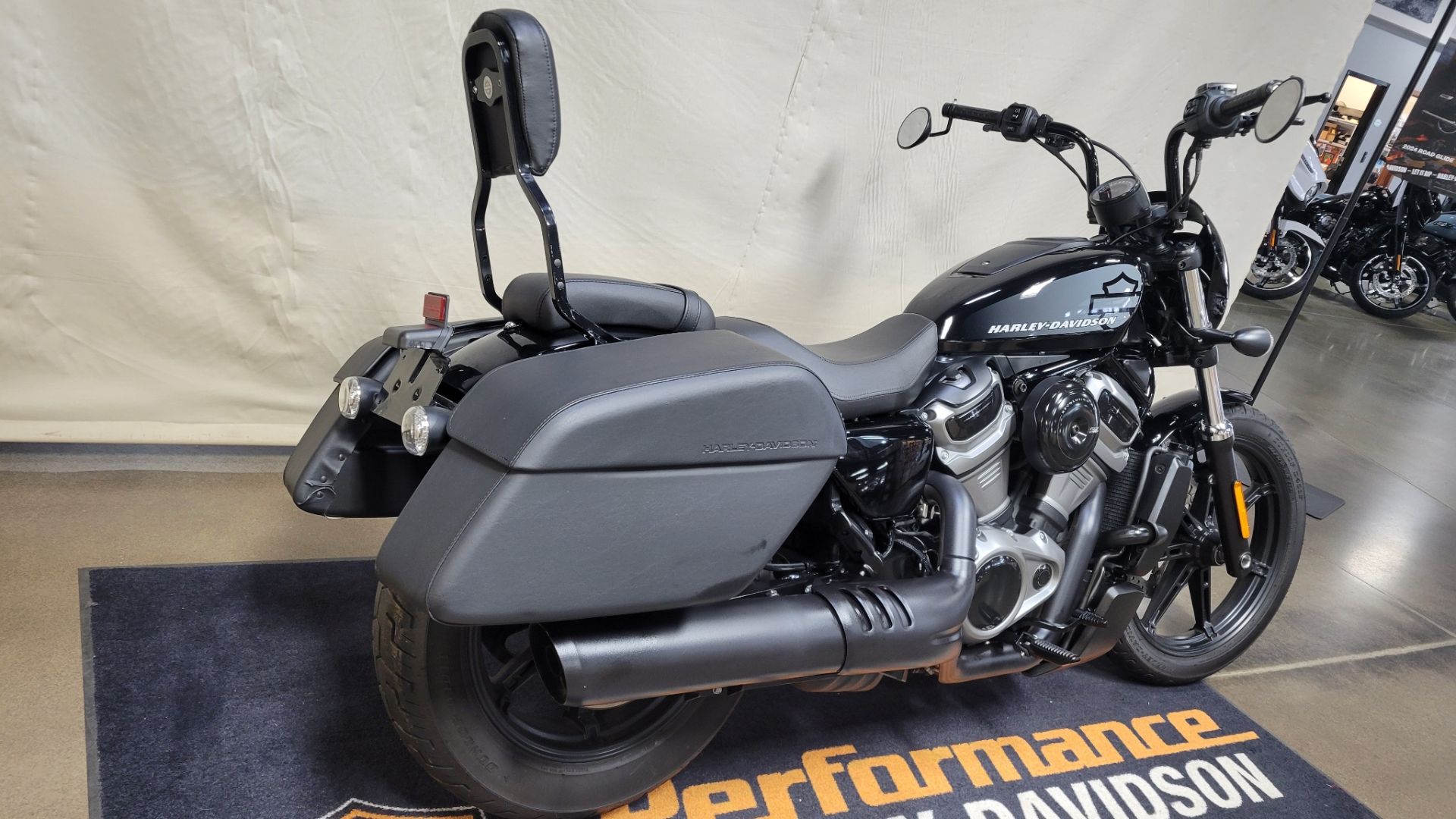 クールな価格でホットなピック 2022 Used Harley-Davidson Black Vivid Nightster™ Tops