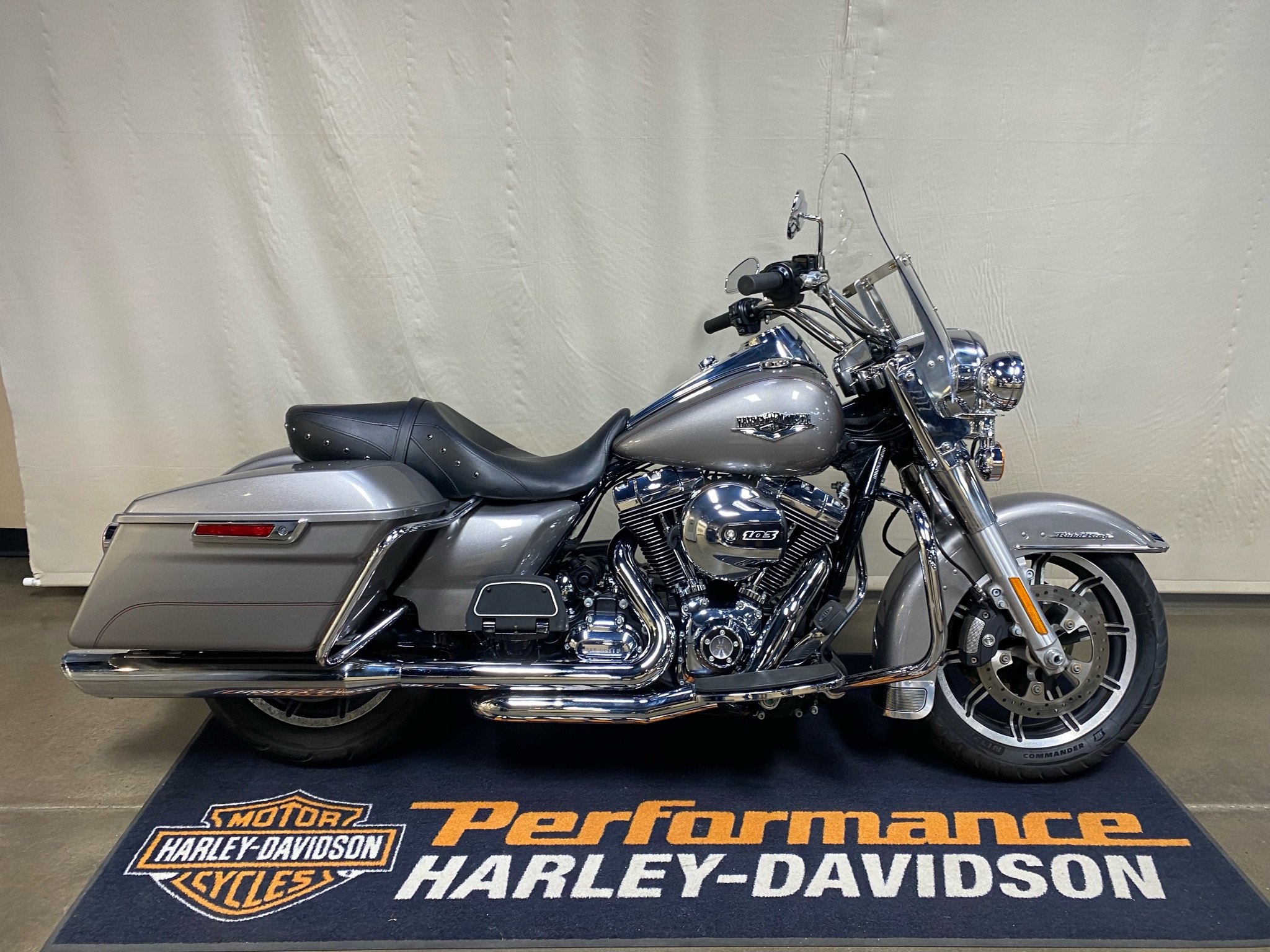 2016 Harley-Davidson Road King® 1