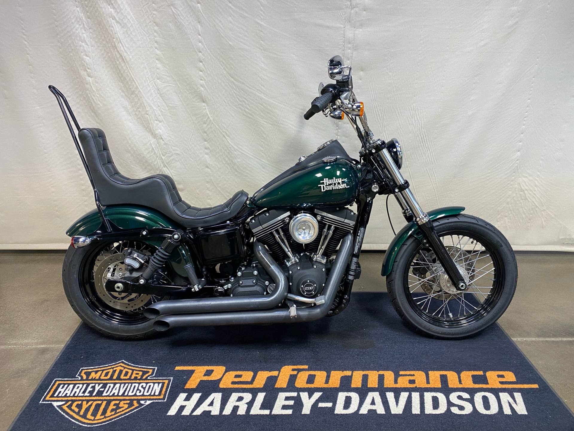 Street Bob Harley Bobber Old School Used 2015 Harley-Davidson