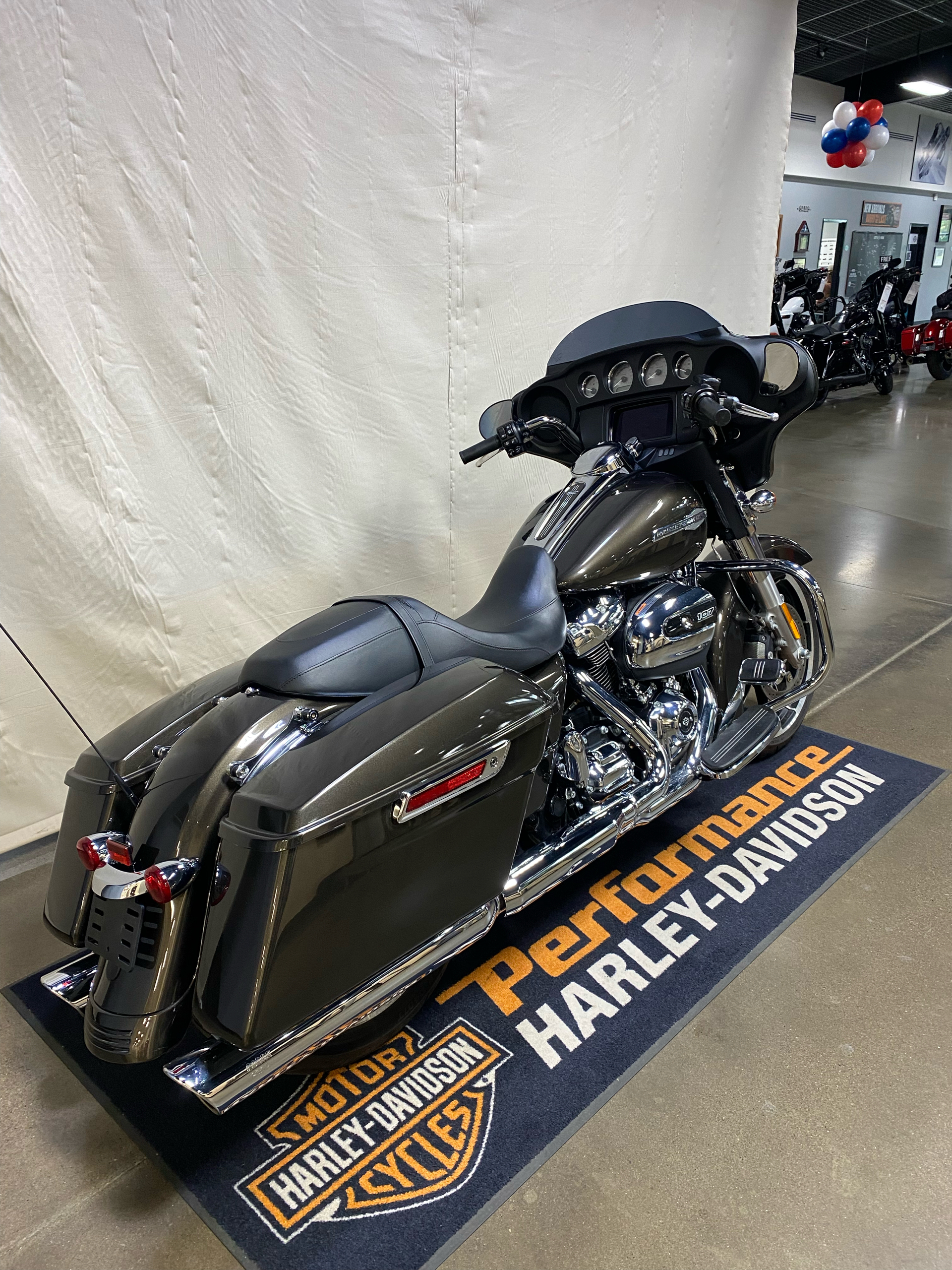 HARLEY-DAVIDSON バッグ グレー/ブラック New 2024 Harley-Davidson Street Bob® 114 Motorcycle - Specs