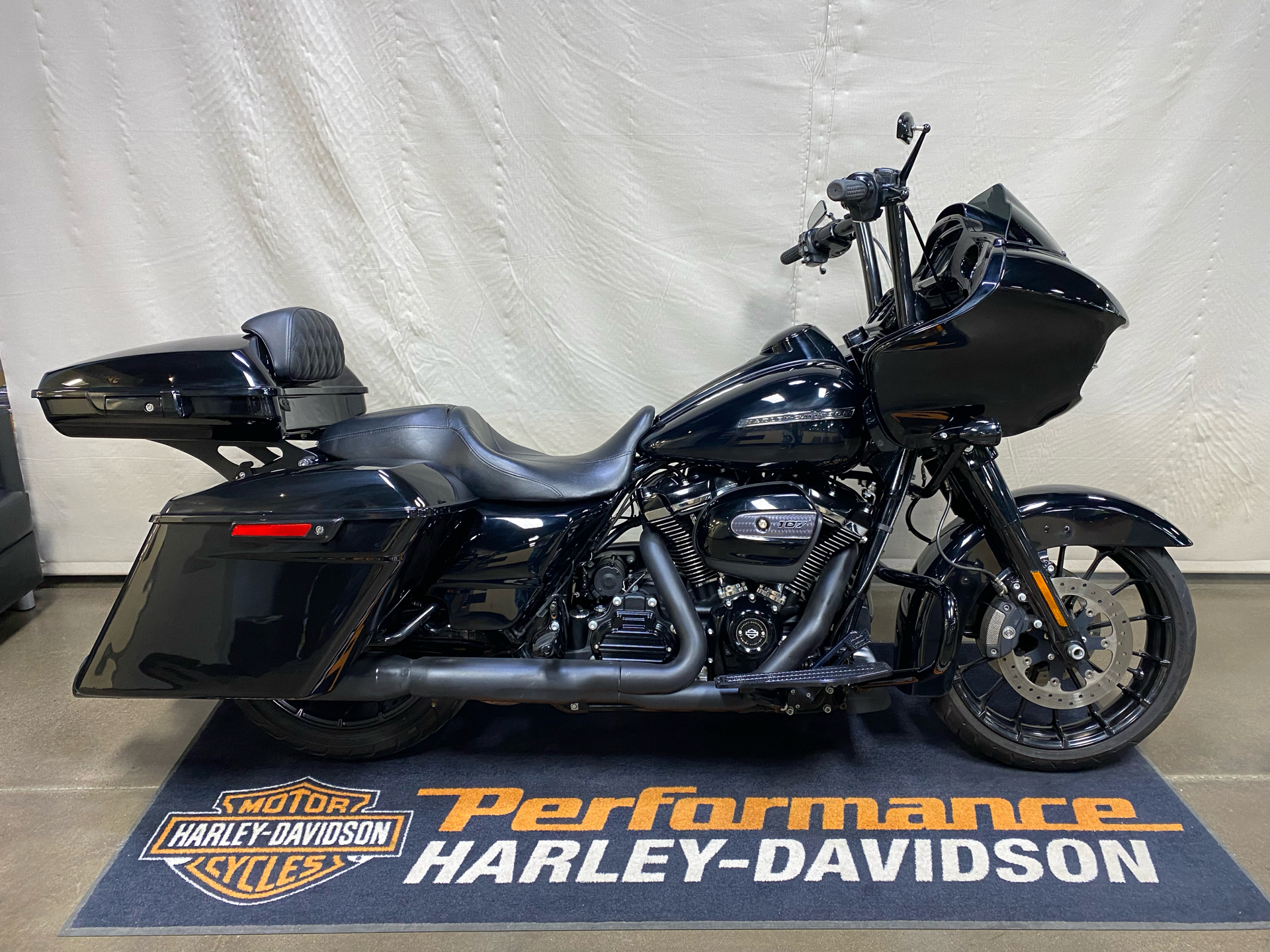 Used 2018 Harley-Davidson Road Glide® Special Vivid Black Used 2018 Harley-Davidson Road Glide® Special Vivid Black