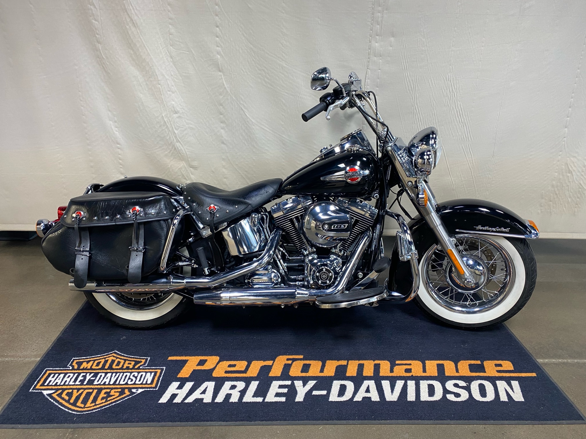 2017 Harley-Davidson Heritage Softail® Classic 1