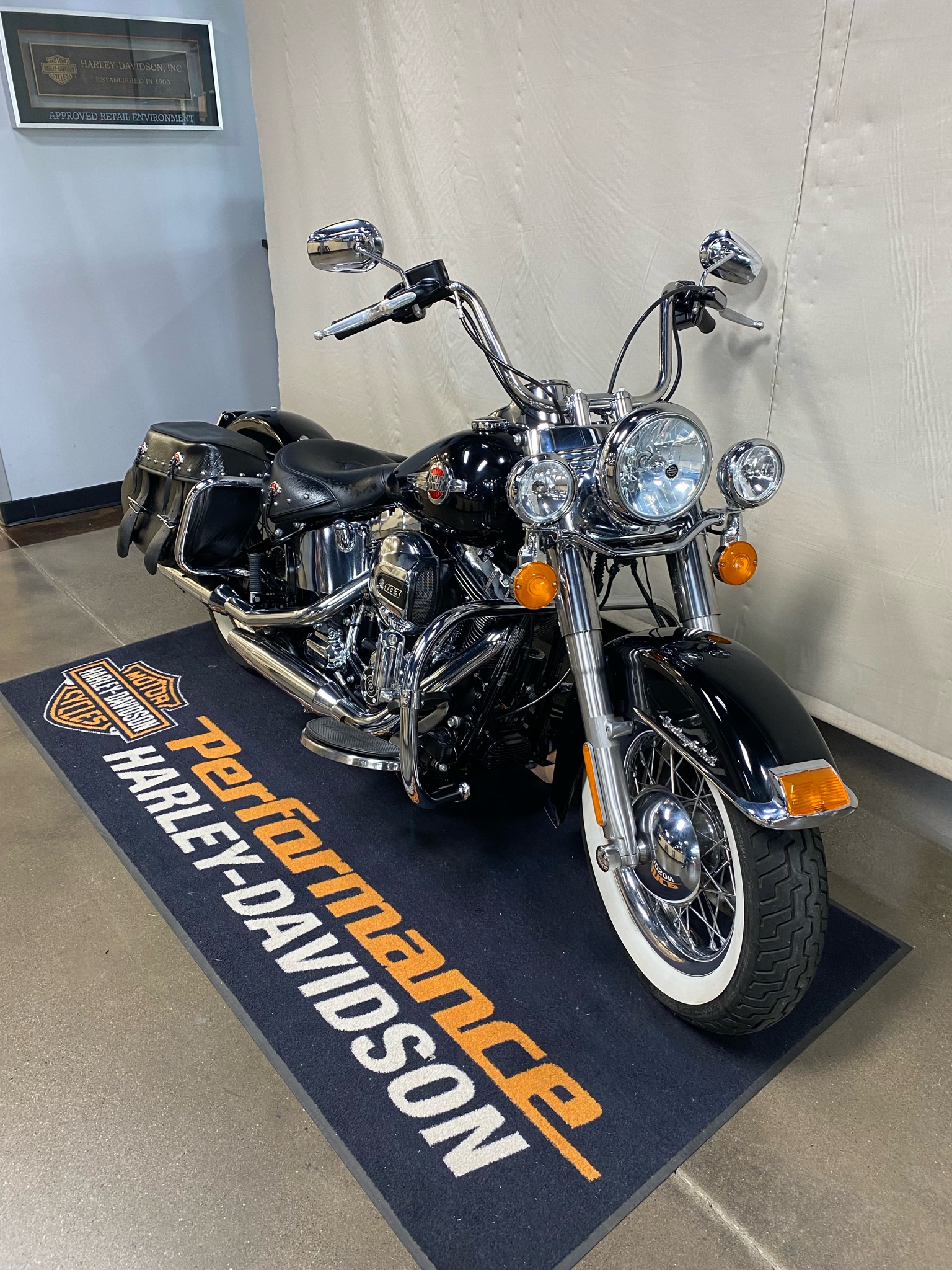 2017 Harley-Davidson Heritage Softail® Classic 2
