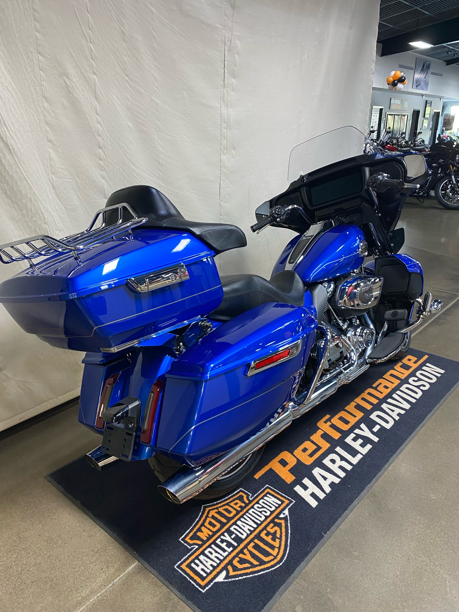 2025 Harley-Davidson Street Glide® Ultra 3