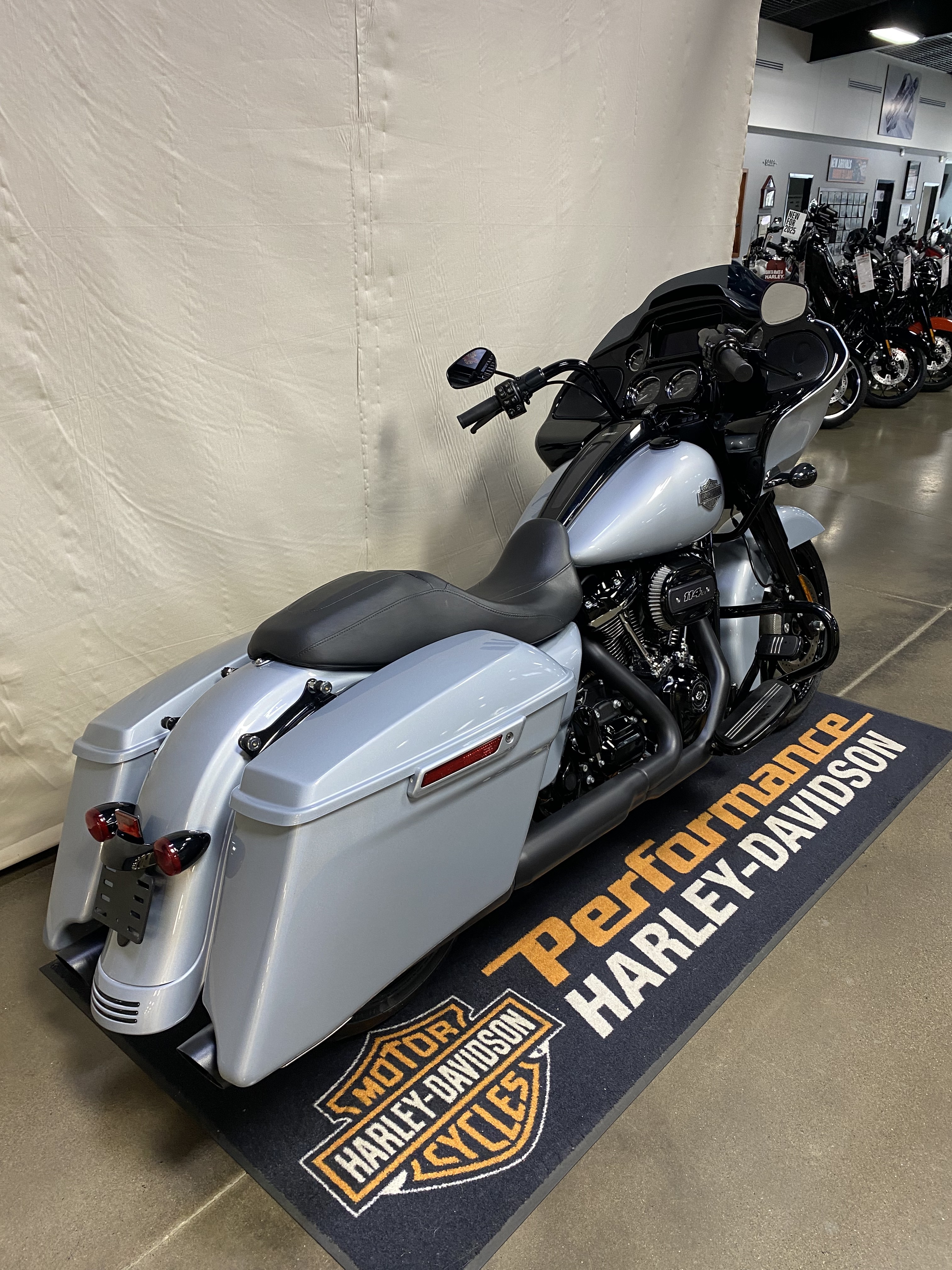 2023 Harley-Davidson Road Glide® Special 3