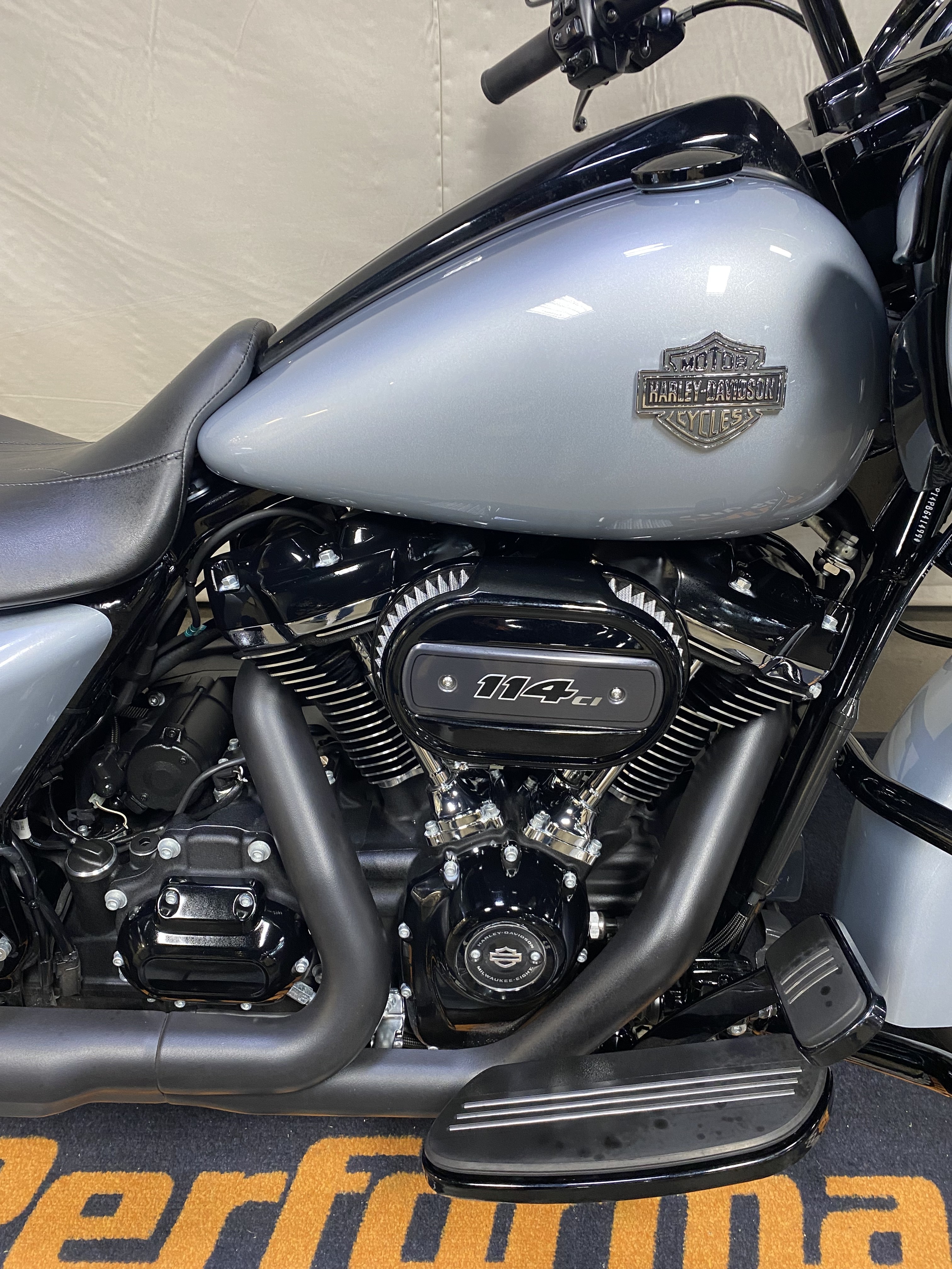2023 Harley-Davidson Road Glide® Special 4