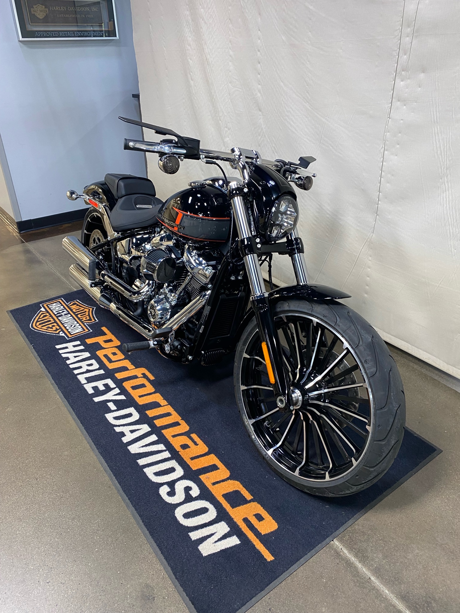 Used 2024 Harley-Davidson Breakout® Vivid Black | Motorcycles in