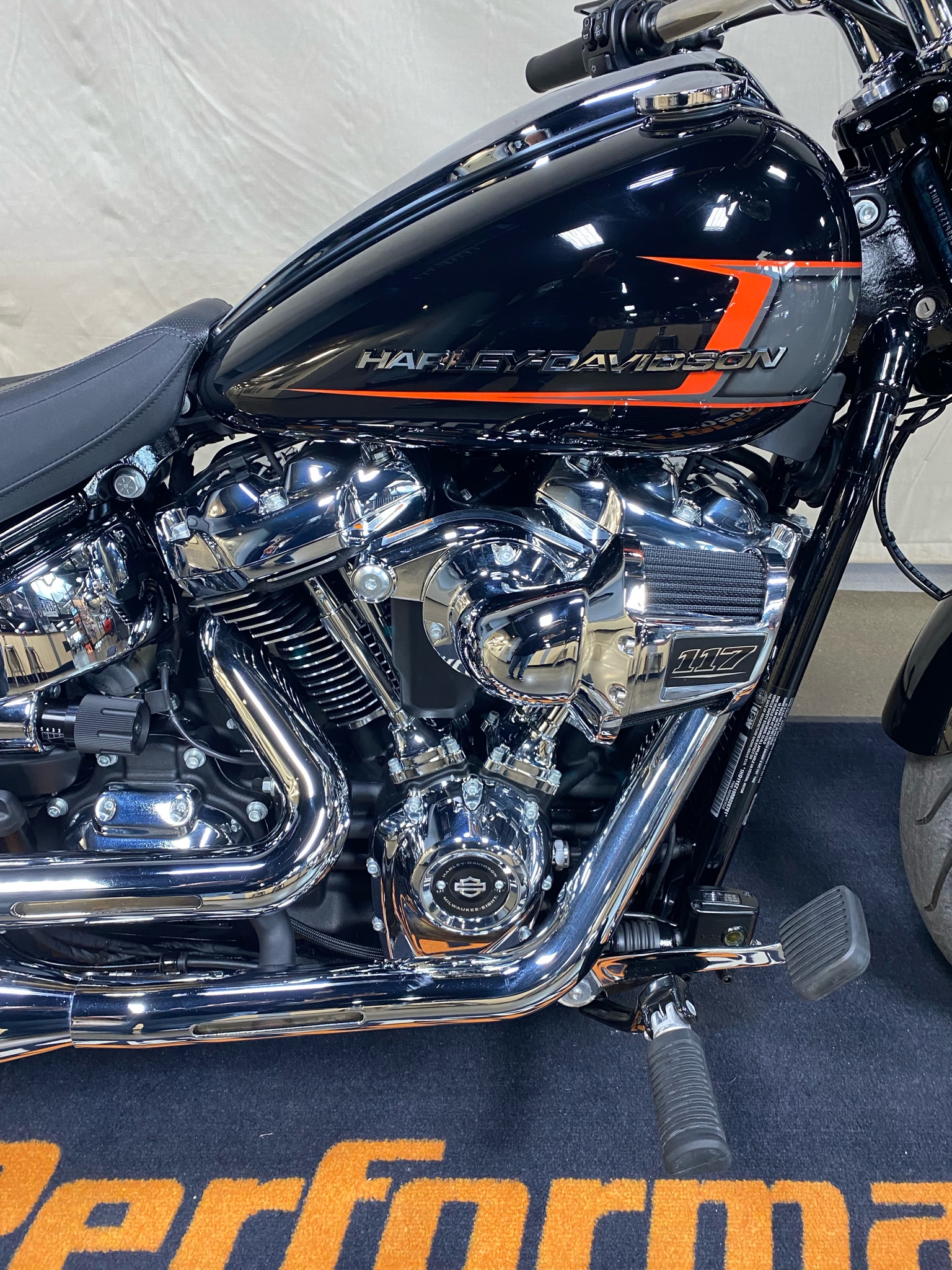 Used 2024 Harley-Davidson Breakout® Vivid Black | Motorcycles in