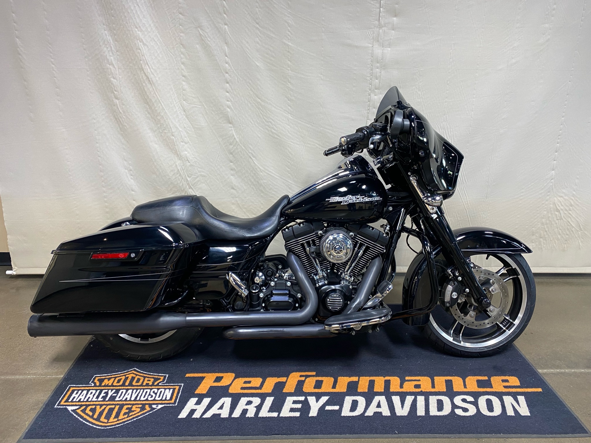 2014 Harley-Davidson Street Glide® Special 1