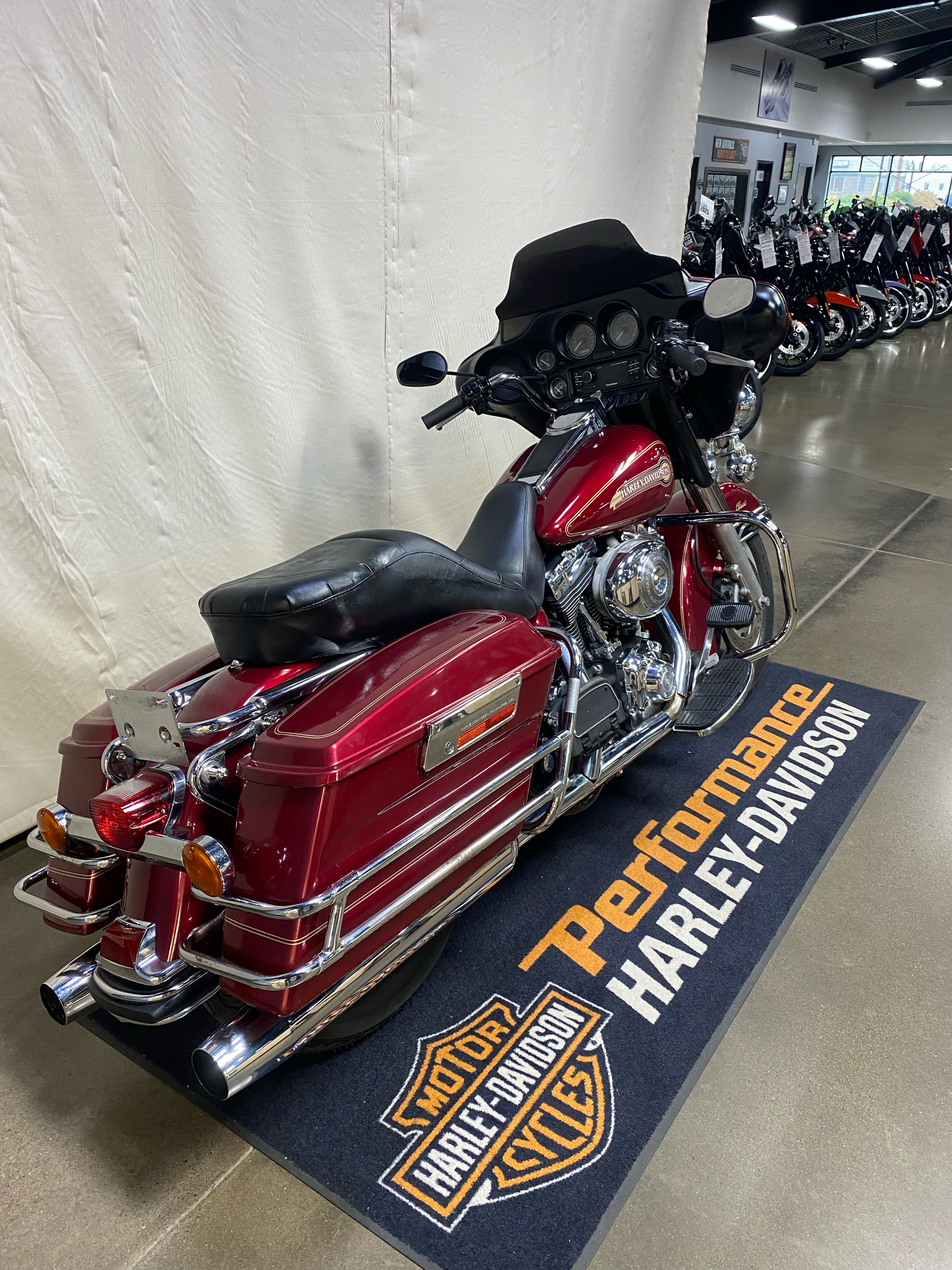 Used 2005 Harley-Davidson FLHTC/FLHTCI Electra Glide® Classic Lava 
