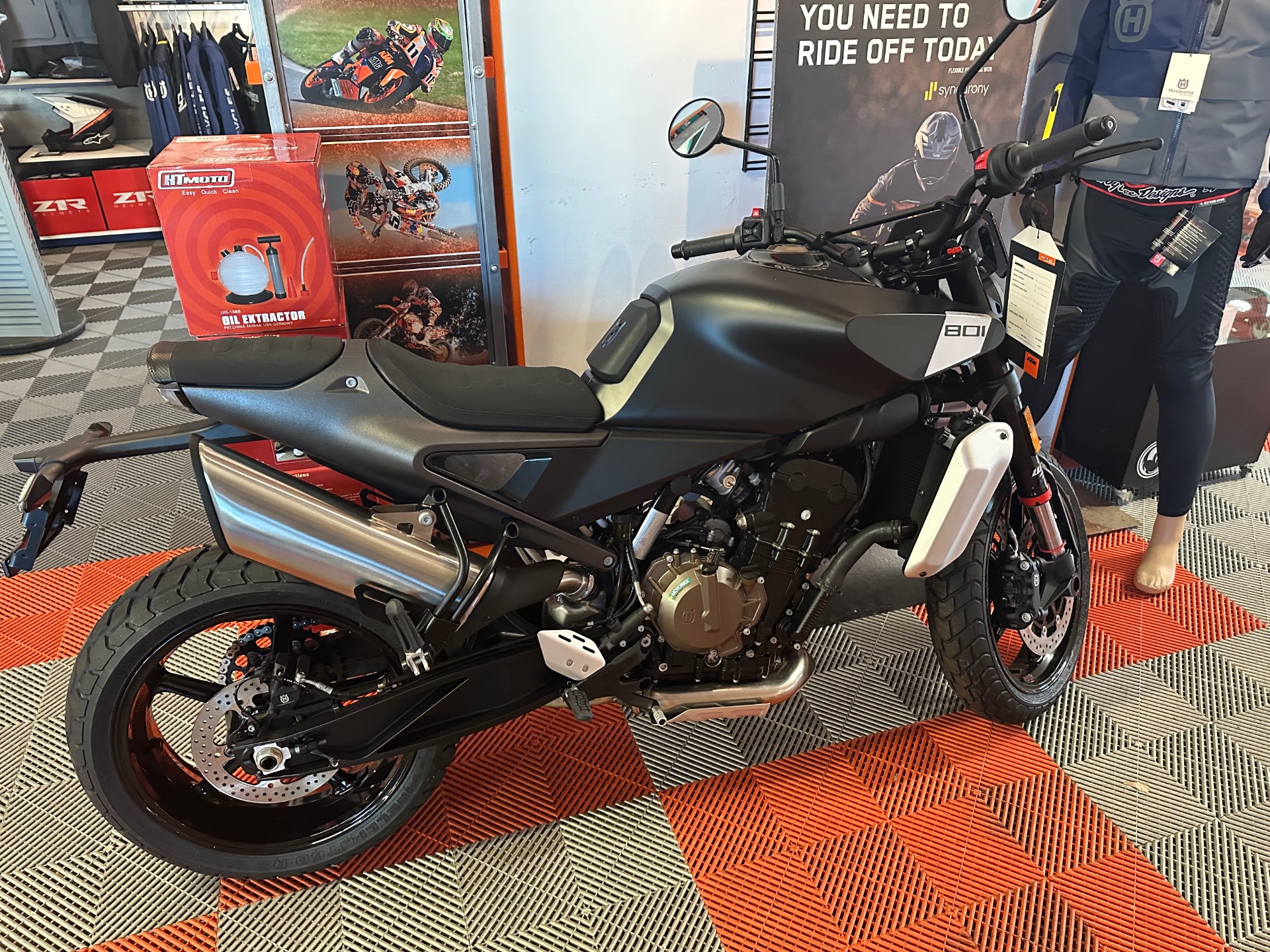 New 2025 Husqvarna Svartpilen 801 Black | Motorcycles in Easton MD