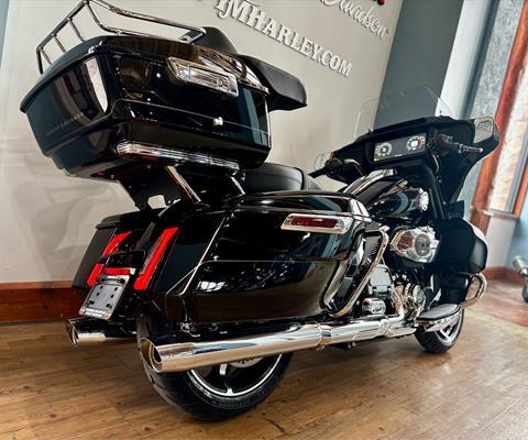 2025 Harley-Davidson Street Glide® Ultra in Loveland, Colorado - Photo 12