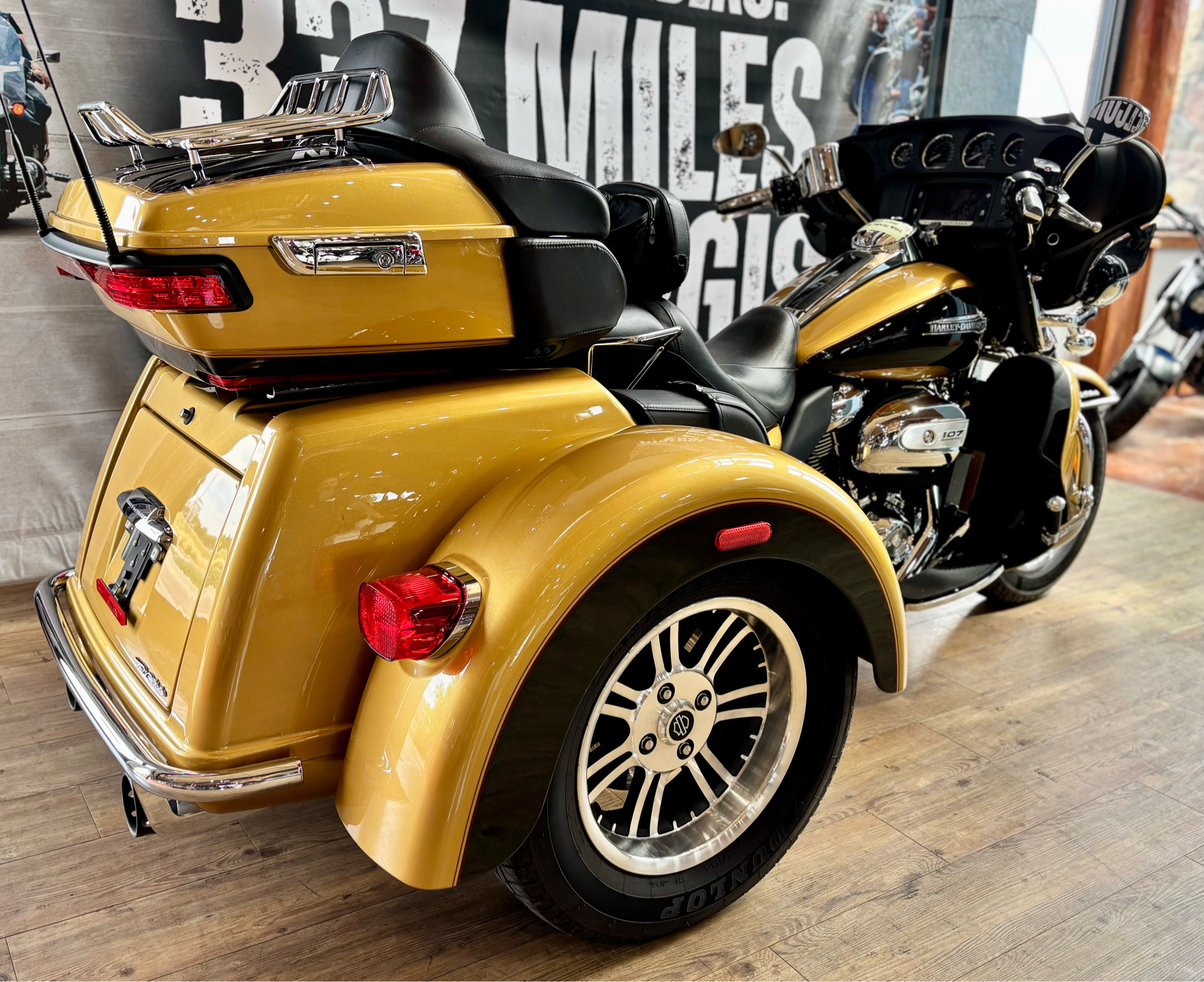 2017 Harley-Davidson Tri Glide® Ultra in Loveland, Colorado - Photo 3