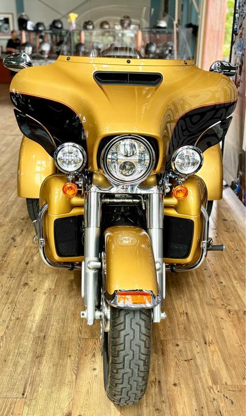 2017 Harley-Davidson Tri Glide® Ultra in Loveland, Colorado - Photo 4