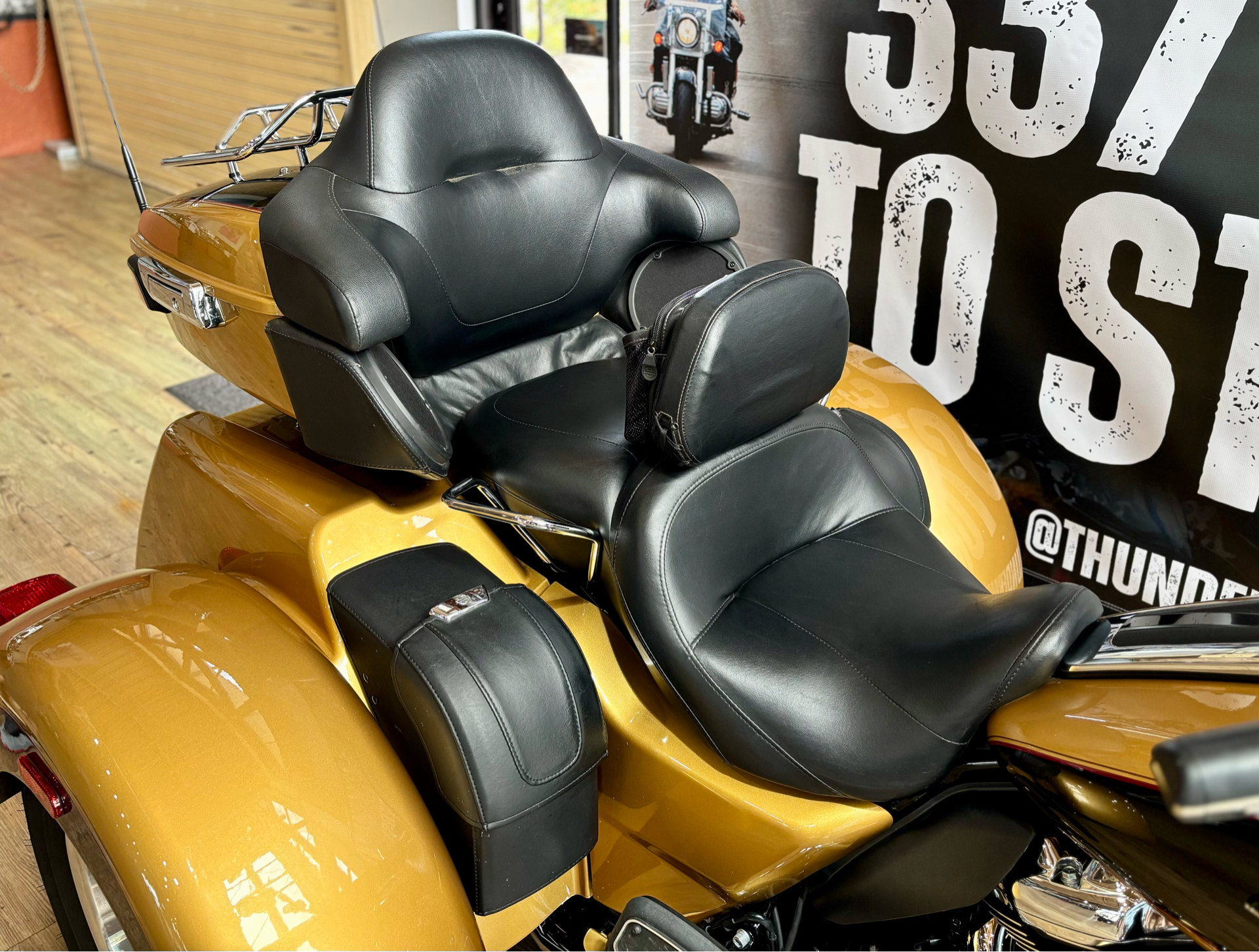 2017 Harley-Davidson Tri Glide® Ultra in Loveland, Colorado - Photo 8